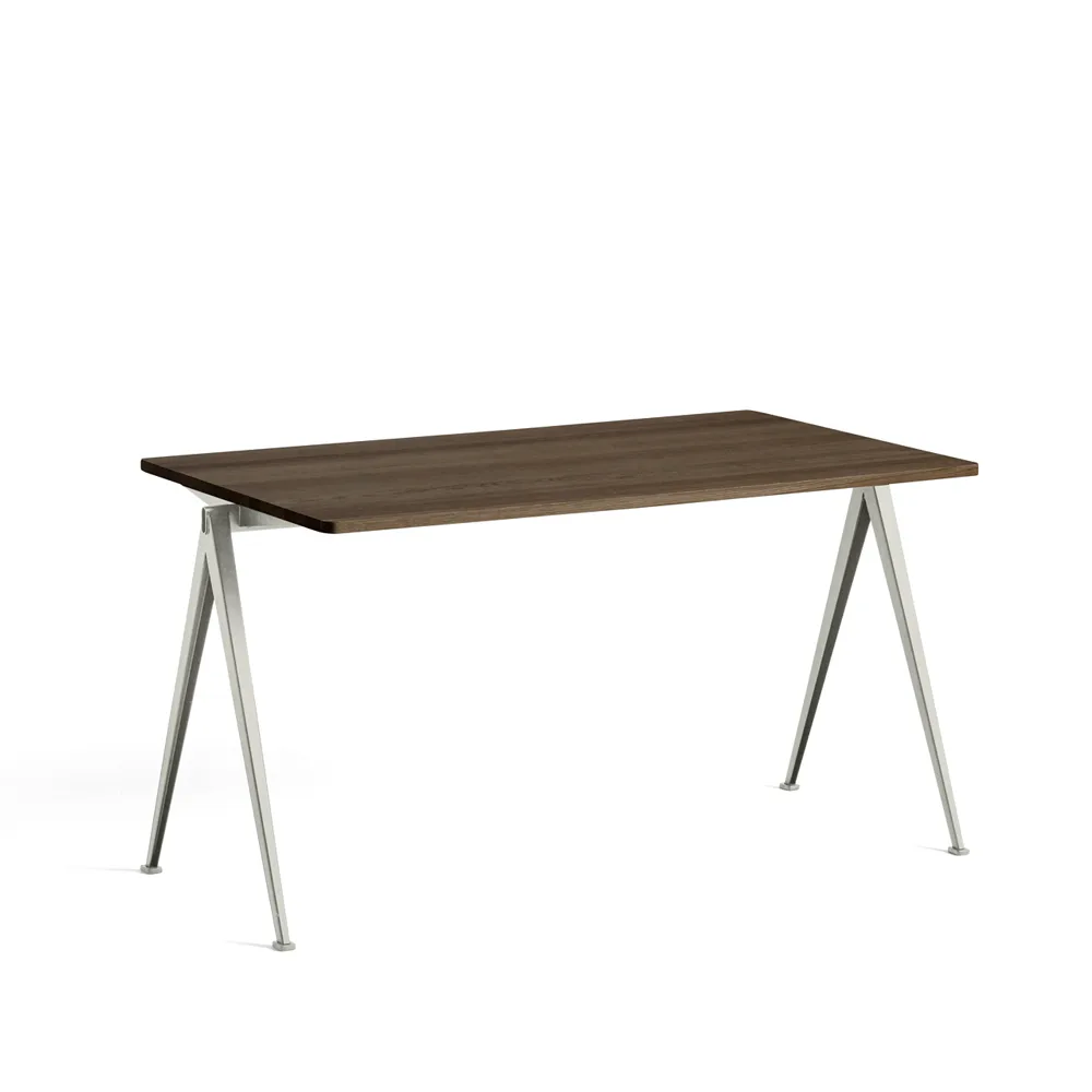 Pyramid 01 Schreibtisch, Oak smoked, 140x75 cm, beige Stahlgestell HAY