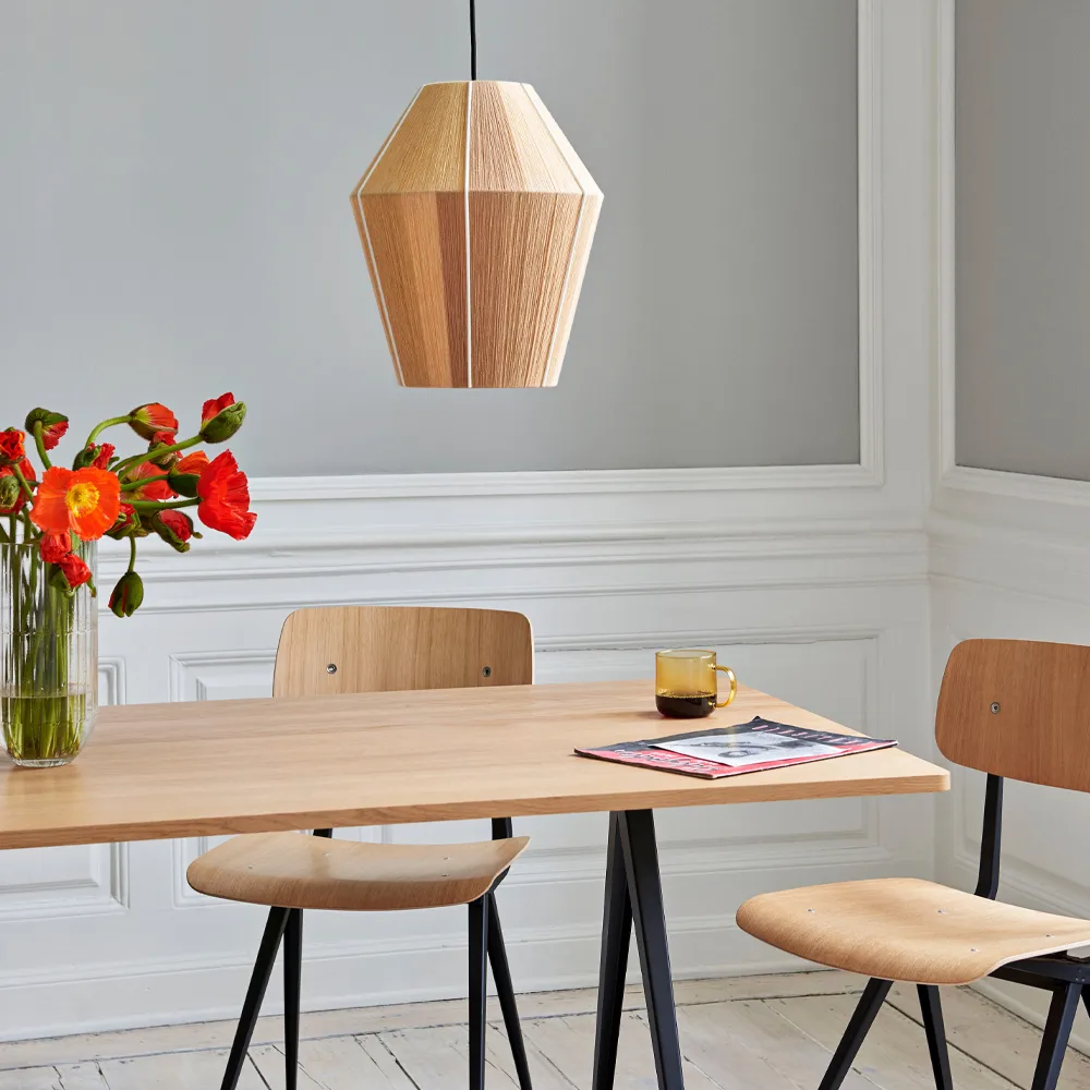 Pyramid 02 Esstisch, Oak matt lacqured-190x85cm-schwarz Stahlgestell HAY