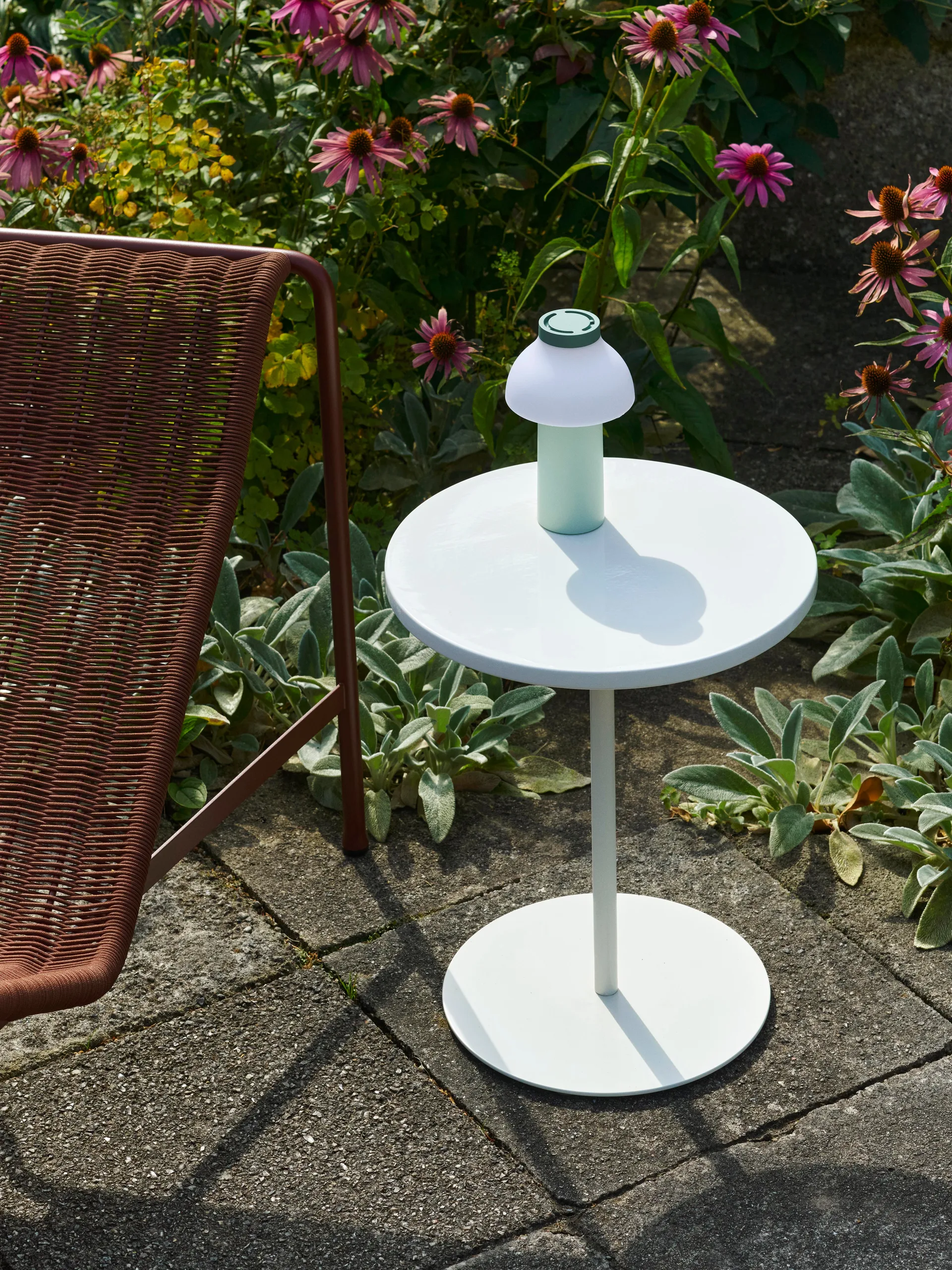 Pyro Couchtisch Ø45 cm, Eggshell-cream white HAY