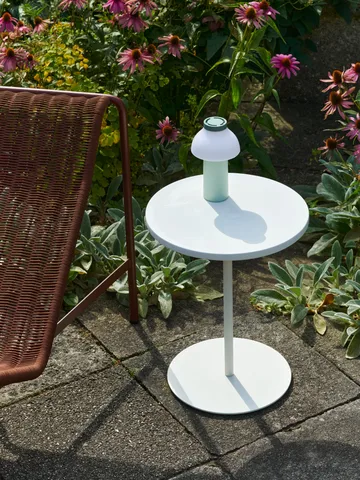 Pyro Couchtisch Ø45 cm - Eggshell-cream white - HAY