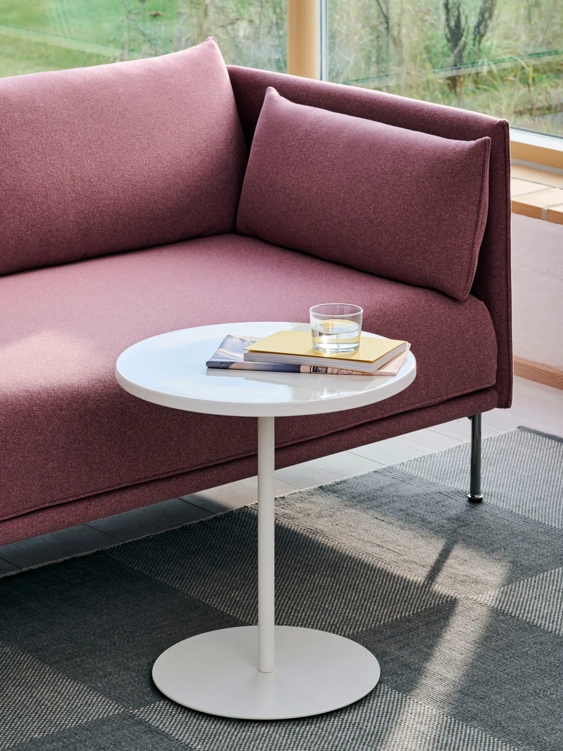 Pyro Couchtisch Ø45 cm, Eggshell-cream white HAY