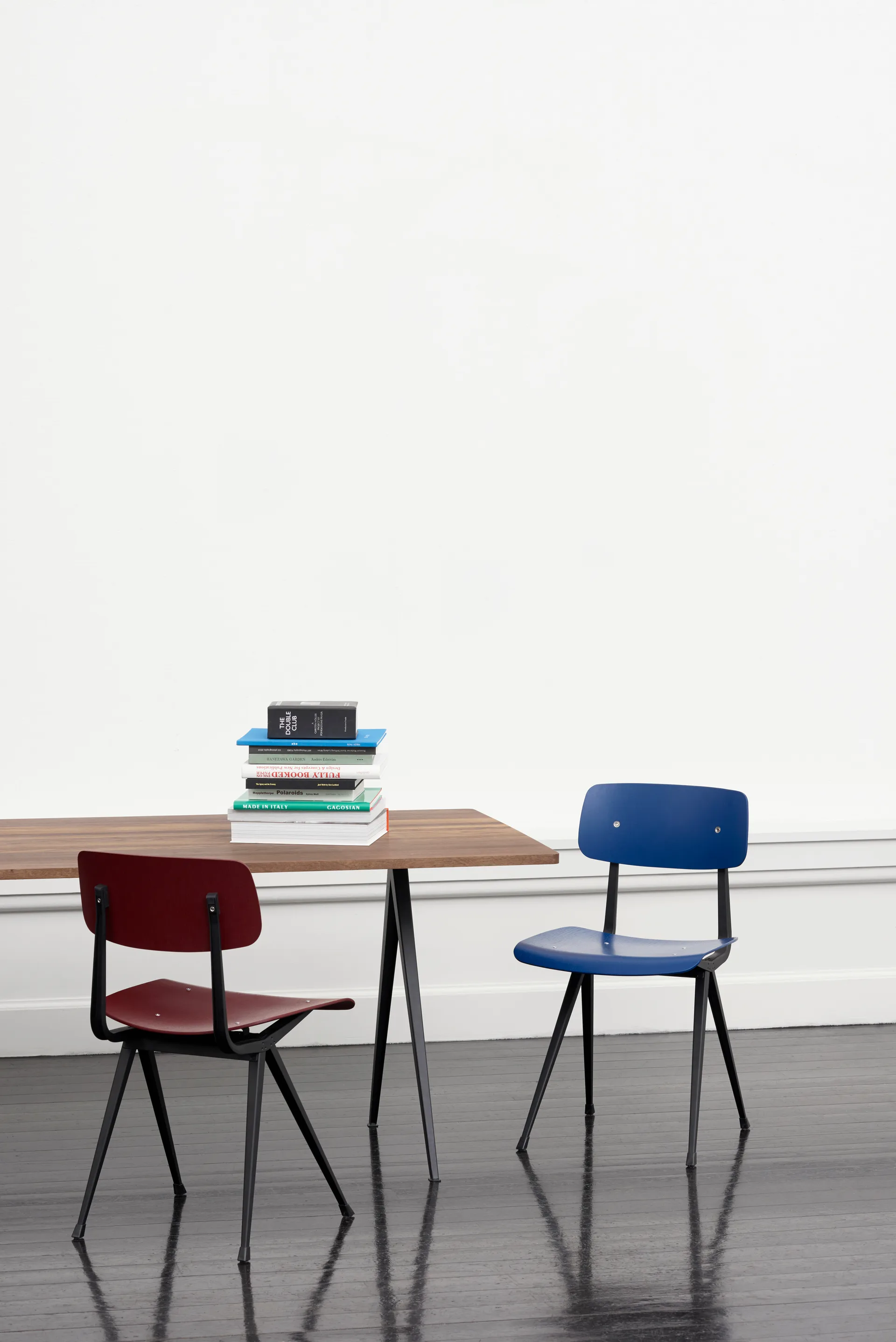 Result Stuhl, Dark brick-schwarzes Stahlgestell HAY