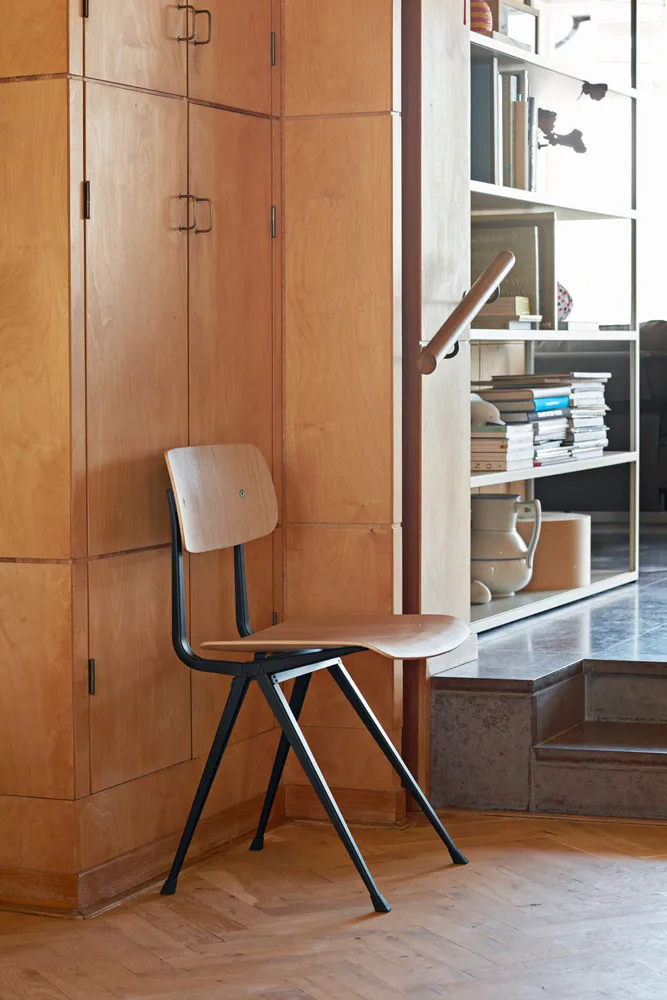 Result Stuhl, Eiche-schwarzes Stahlgestell HAY