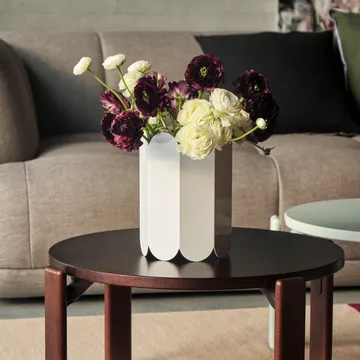 Rey Couchtisch Ø66,5x32 cm - deep black - HAY