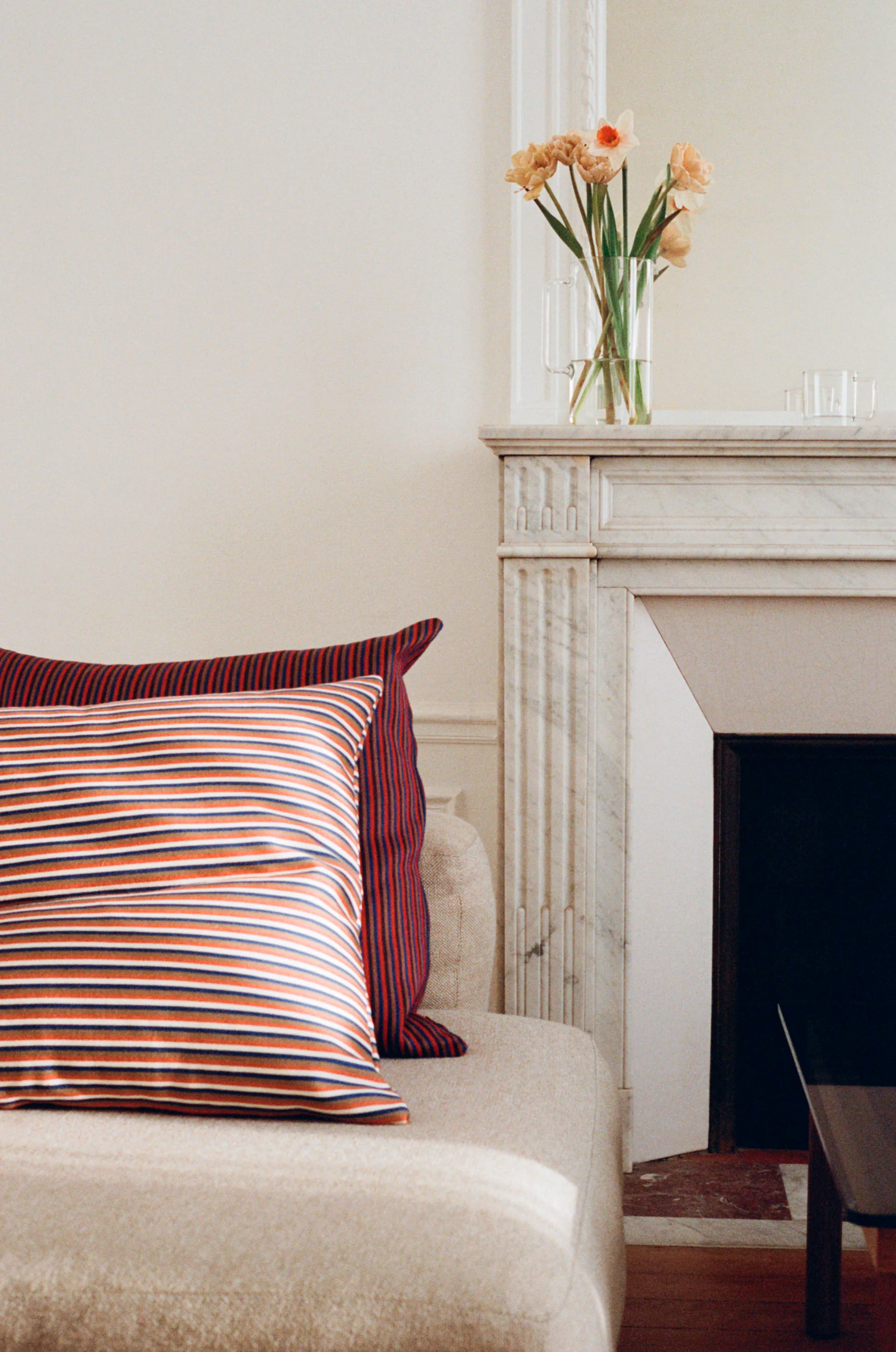 Ribbon Kissen 60 x 60cm, Rot HAY