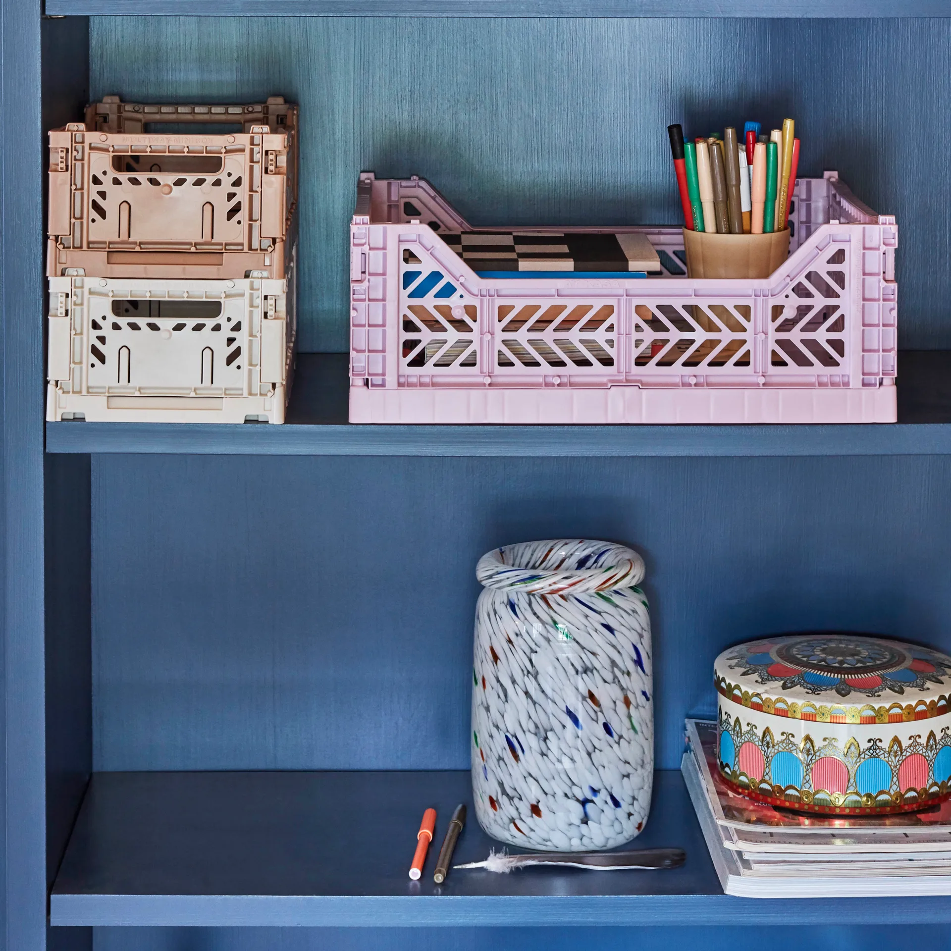 Splash Roll Neck Vase M 22cm, White dot (multi) HAY