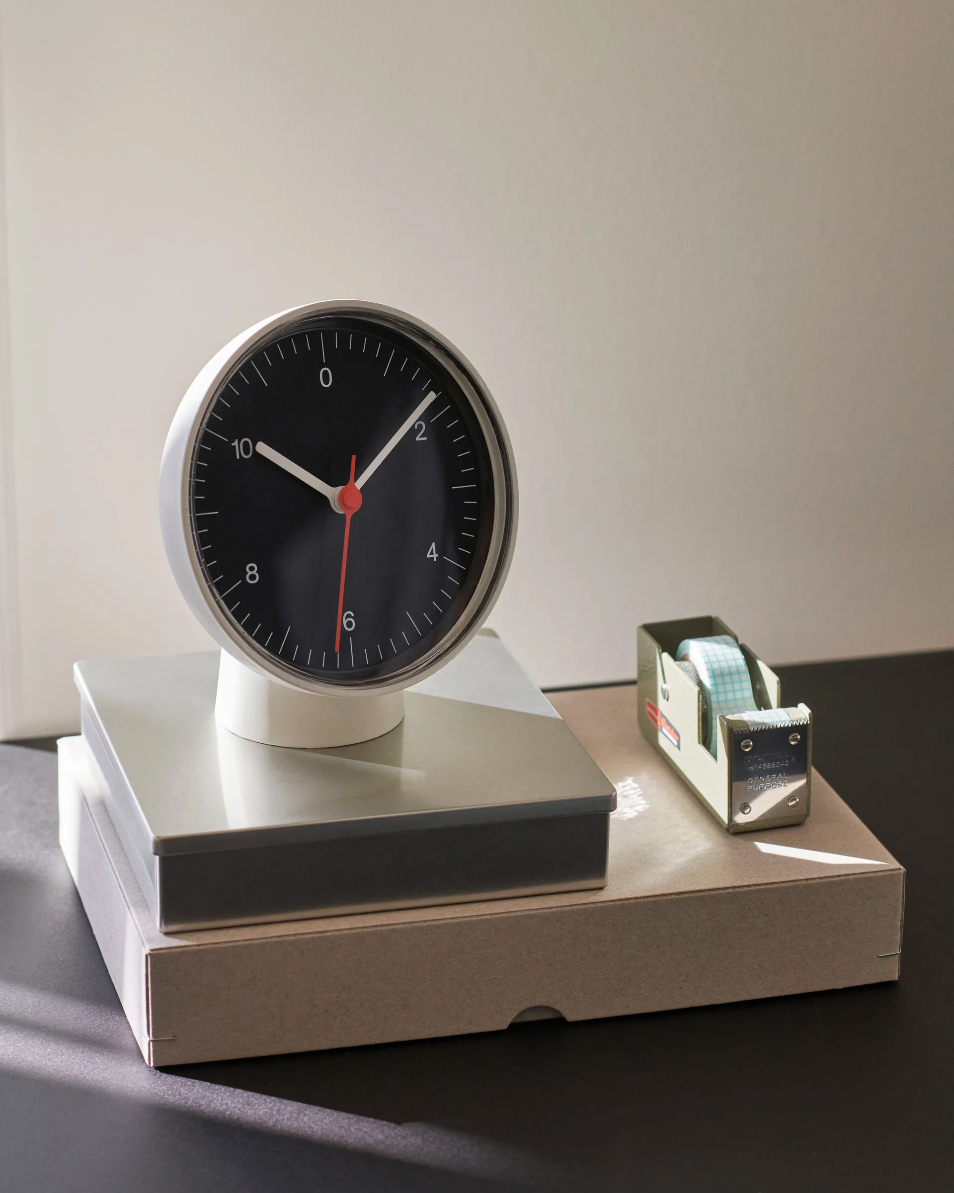 Table Clock Wand/Tischuhr, White​ HAY