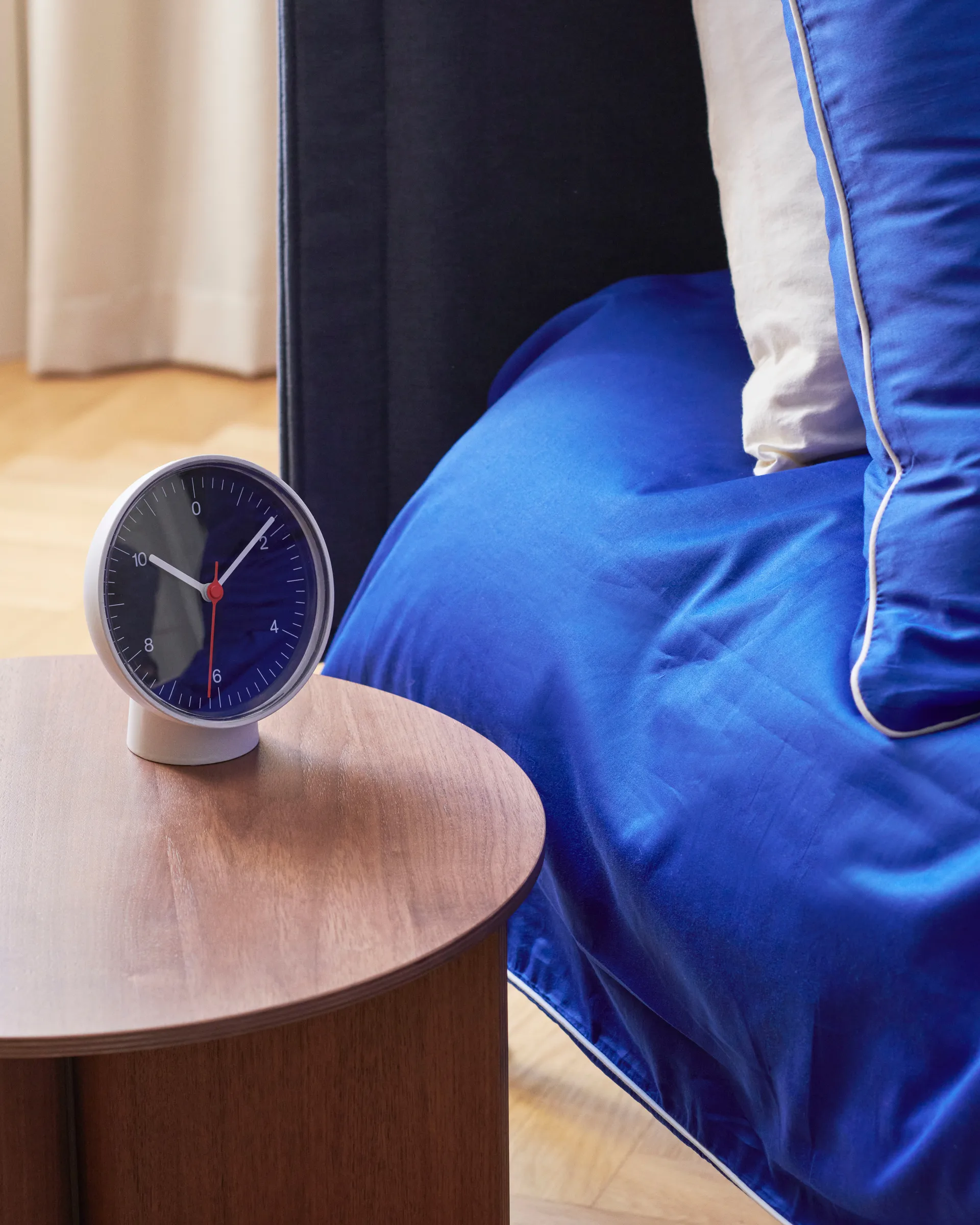 Table Clock Wand/Tischuhr, White​ HAY