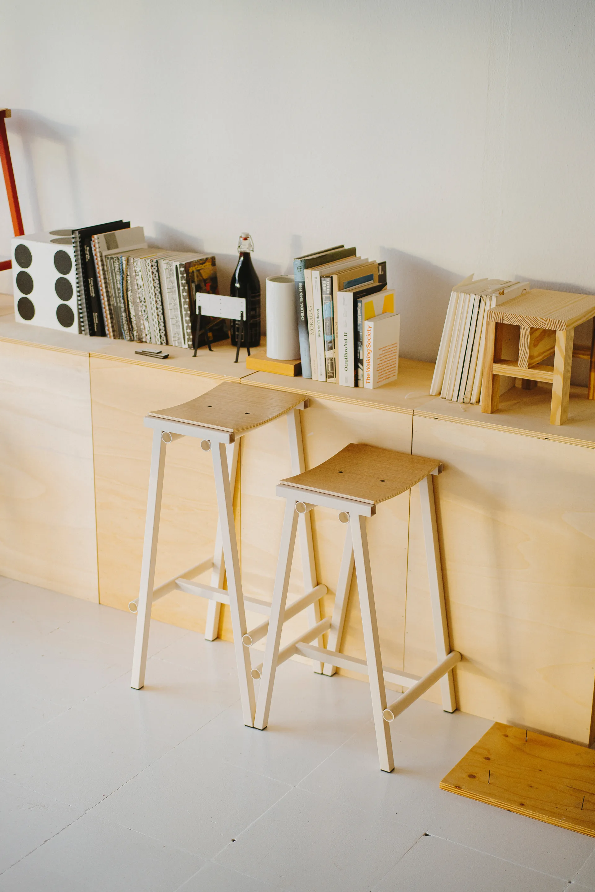 Taburete 8 Low Barhocker 75 cm, Eggshell HAY