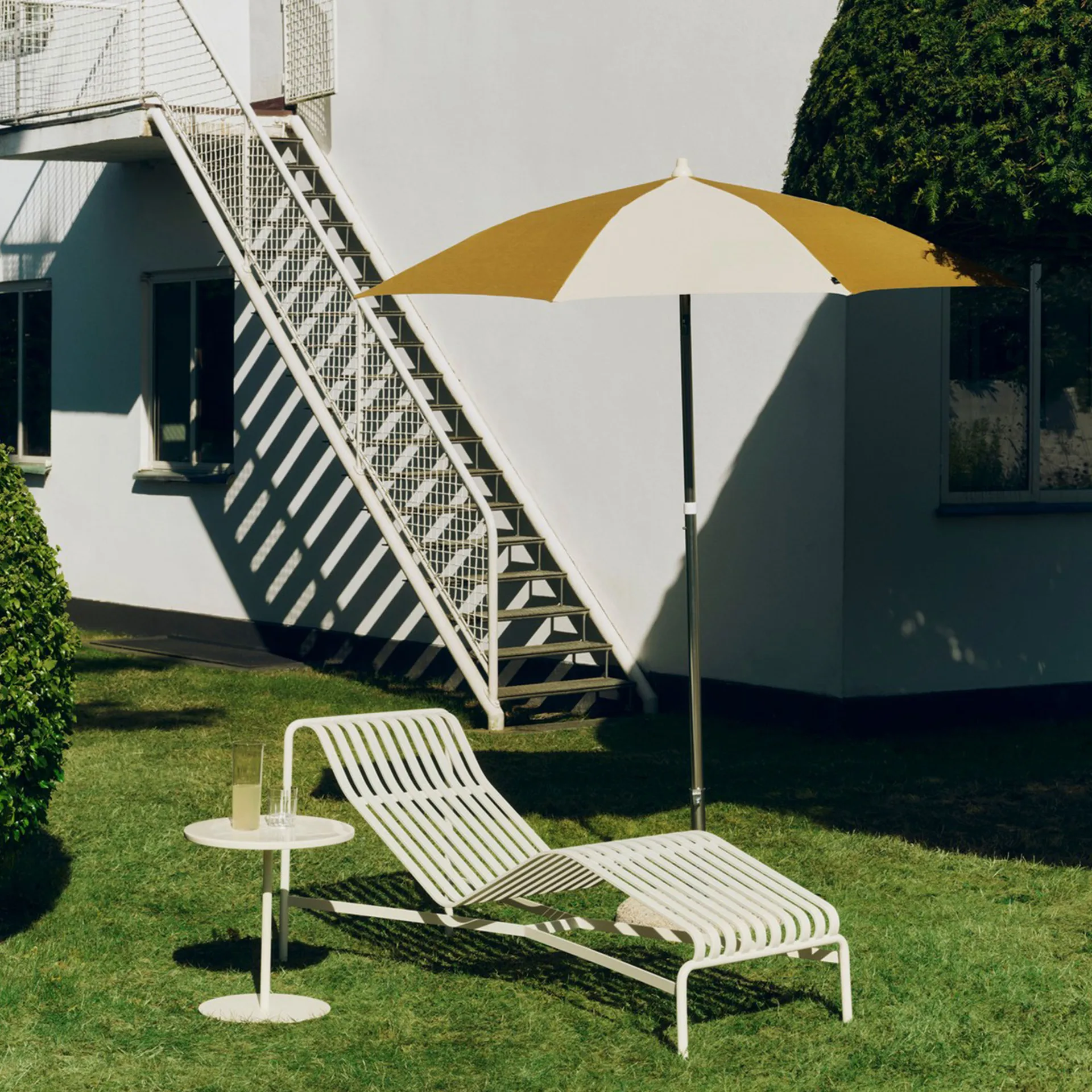 Terrazza Octagon Sonnenschirm, Off white-ochre HAY