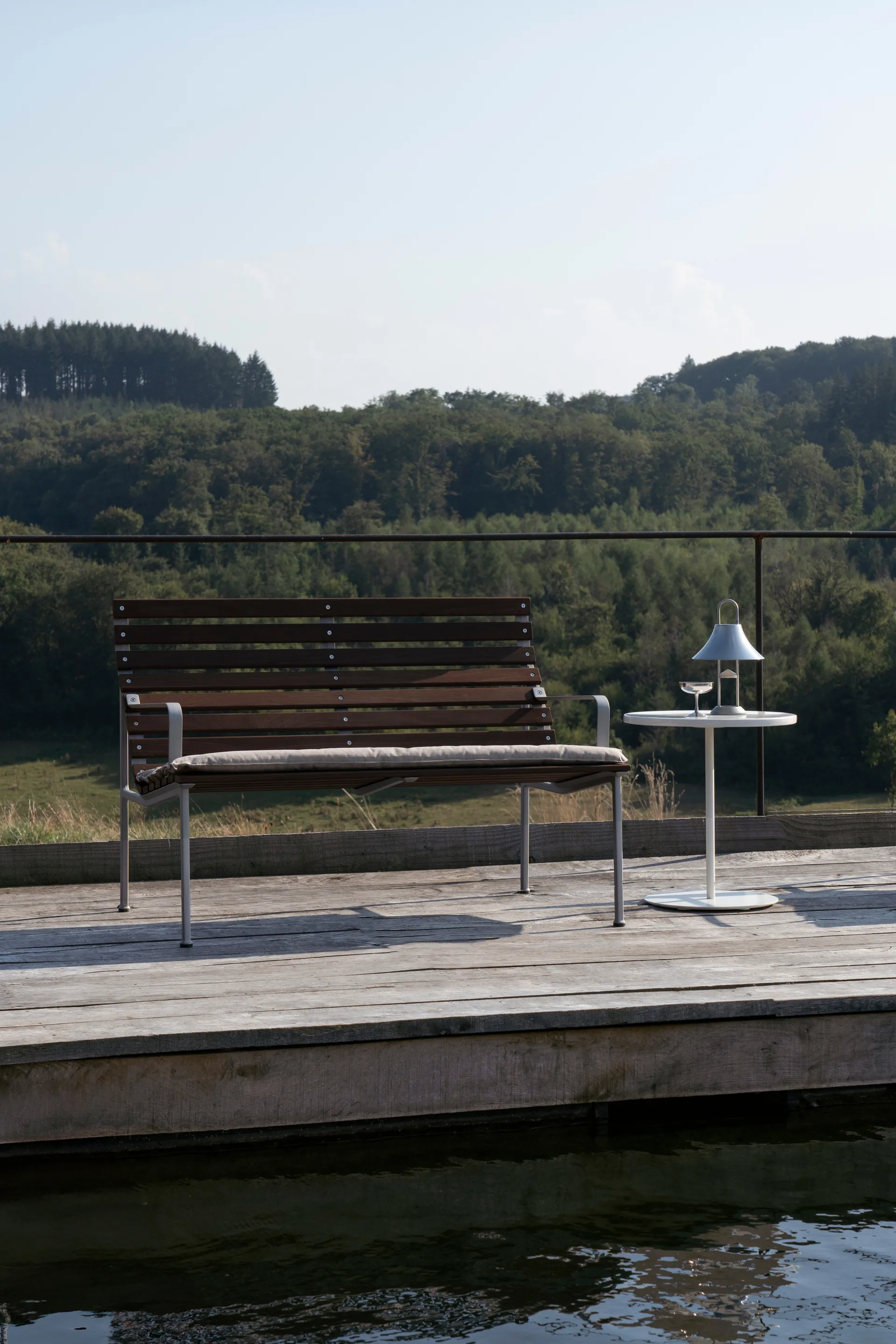 Traverse Lounge Bank mit Armlehnen, Oiled ash HAY