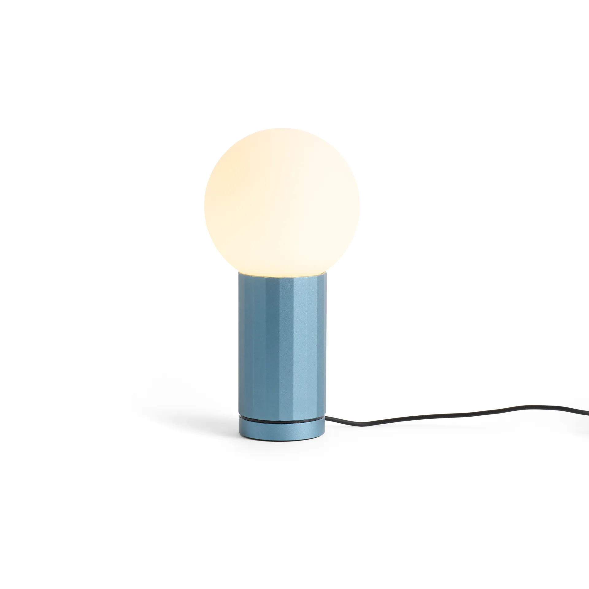 Turn On Tischleuchte G9, Blue HAY