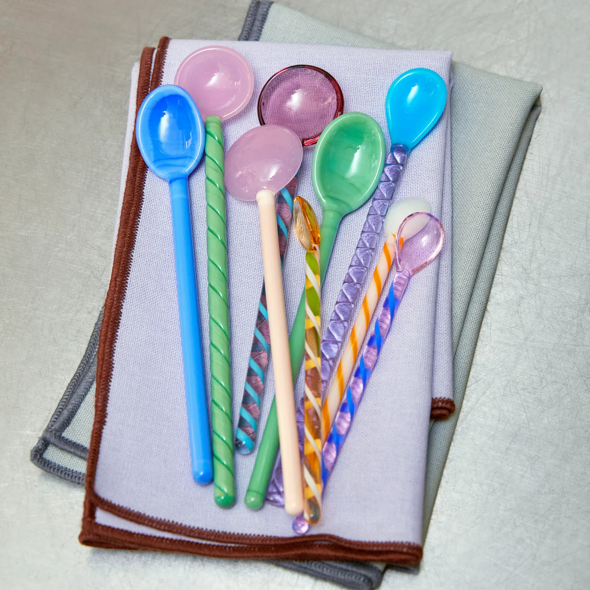 Twist Glaslöffel 2er Pack, Turquoise-light pink HAY