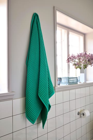 Waffle Badetuch 70 x 140cm - Emerald green - HAY