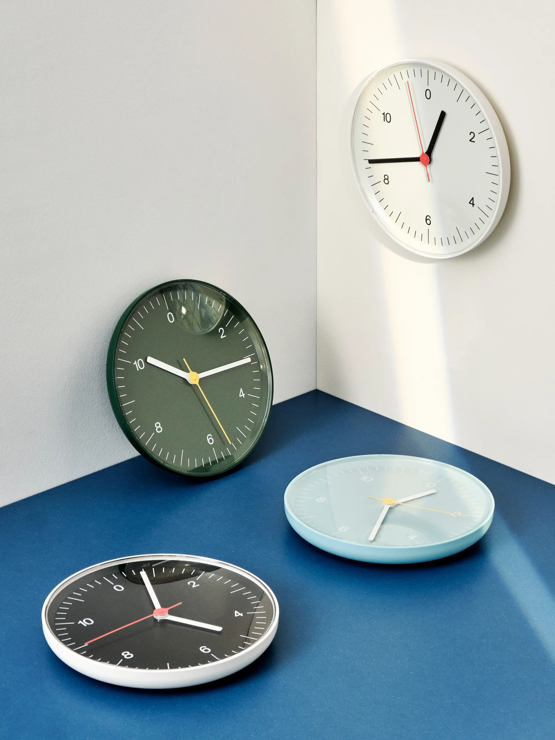 Wall Clock Wanduhr Ø26,5cm, Green HAY