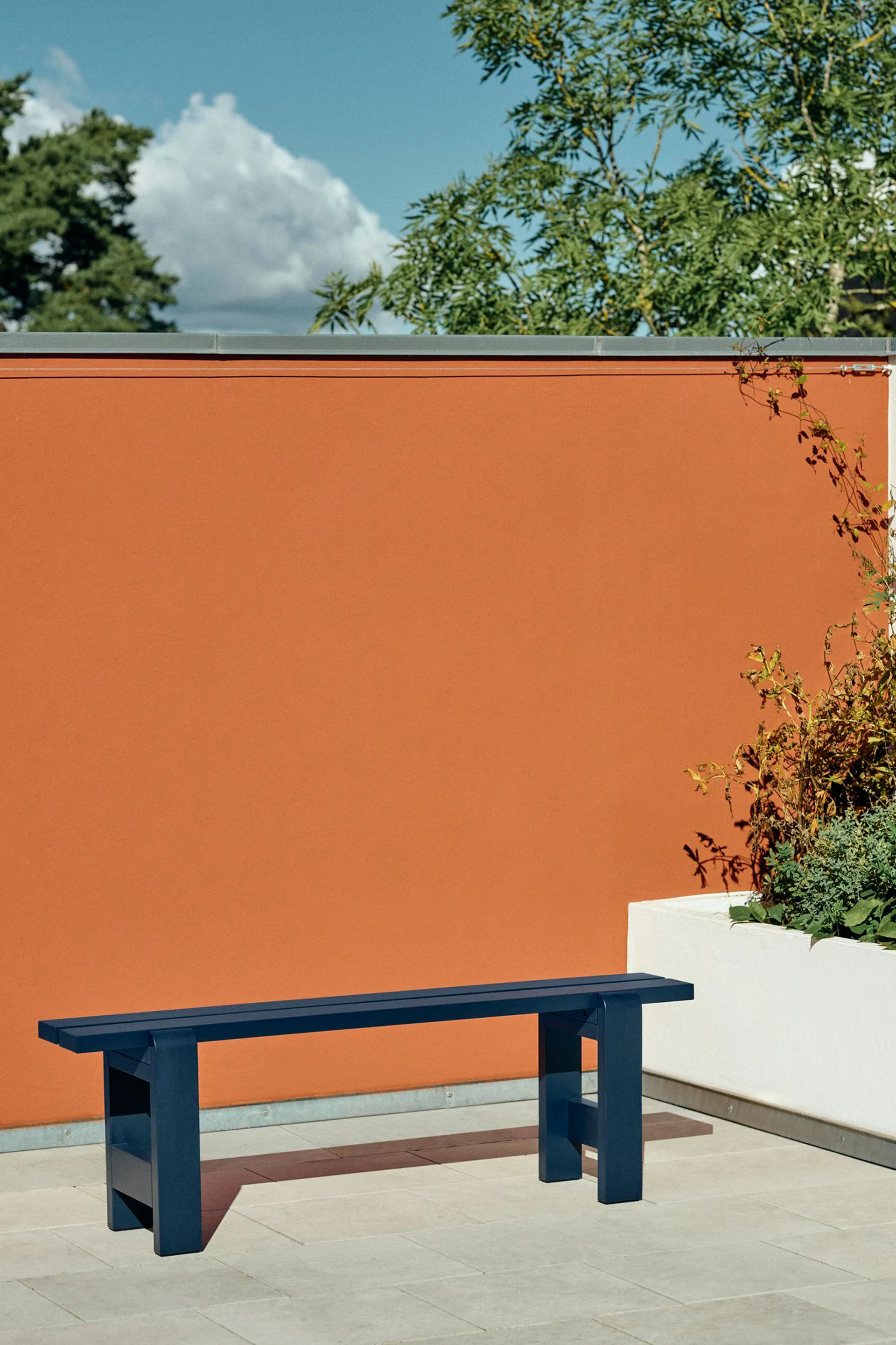 Weekday Bank 140x23 cm Kiefernholz lackiert, Steel blue HAY