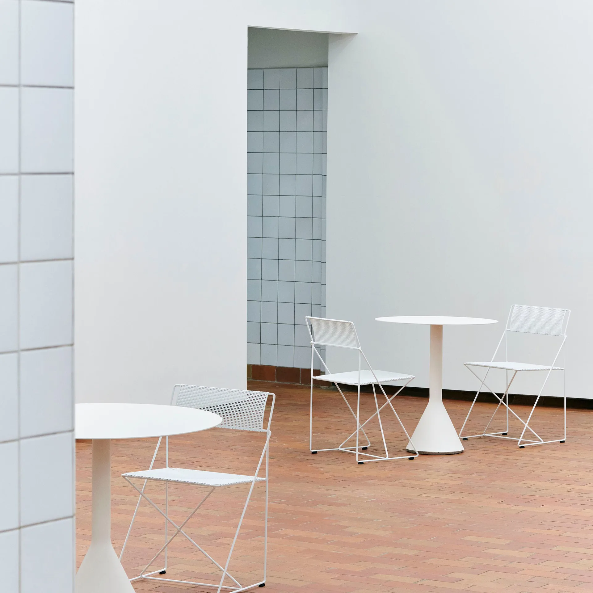 X-Line Indoor Outdoor Stuhl, Chalk white HAY