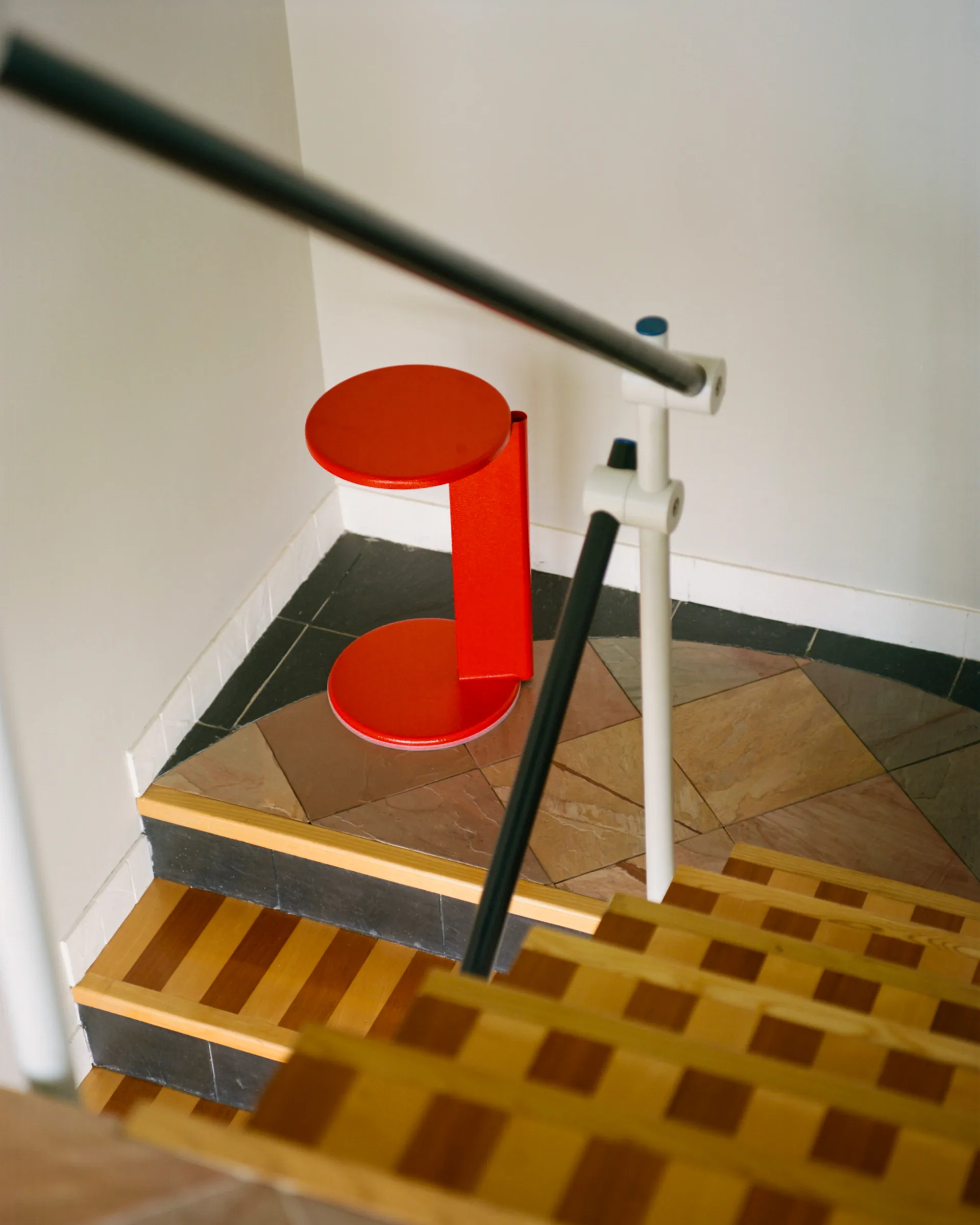 Lolly Beistelltisch 56 cm, Traffic red gloss Hem