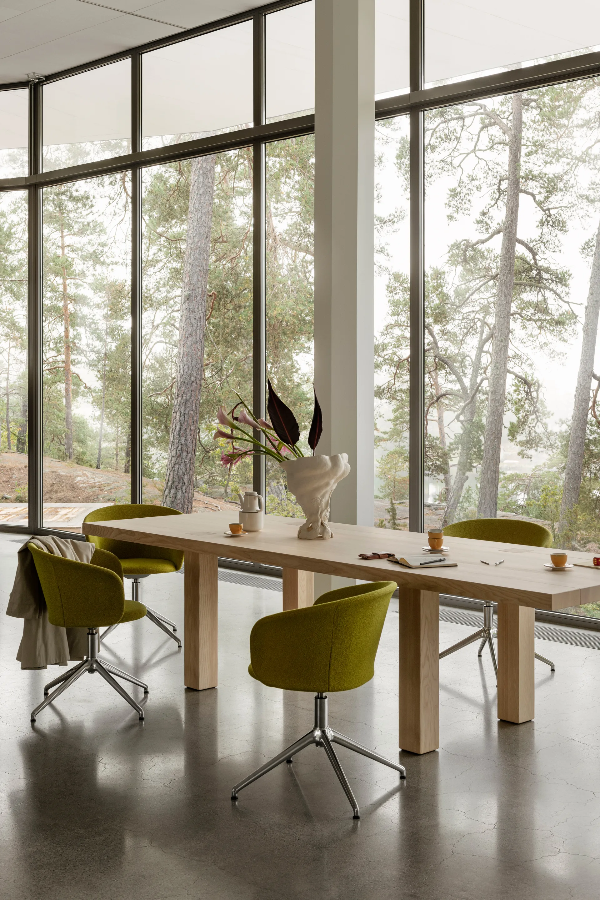 Max Esstisch 90x250 cm, Esche Hem