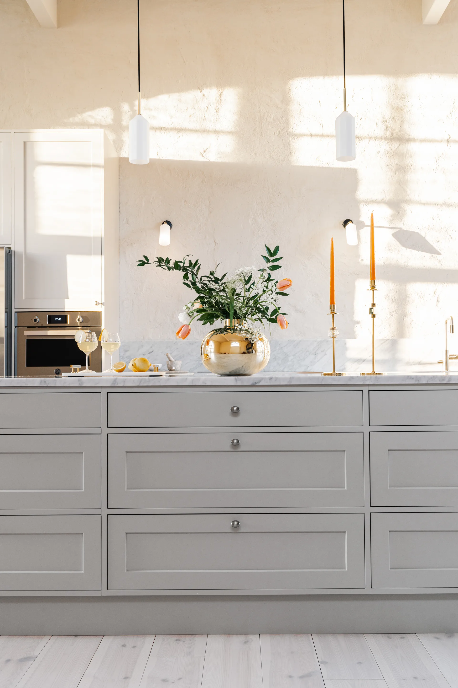 Alba Kerzenhalter 30cm, Massives Messing und Glas Hilke Collection