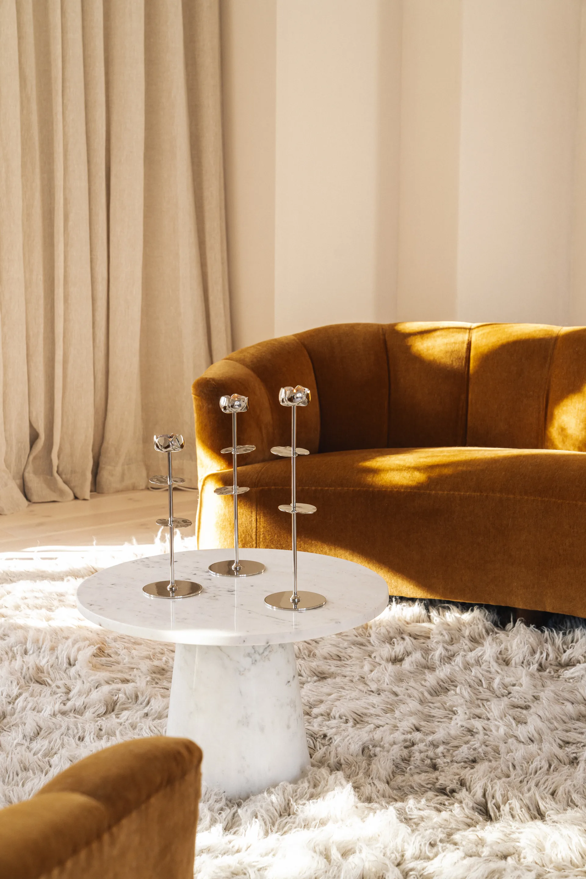 Ninfea Alta Kerzenhalter 35 cm, Vernickeltes Messing Hilke Collection