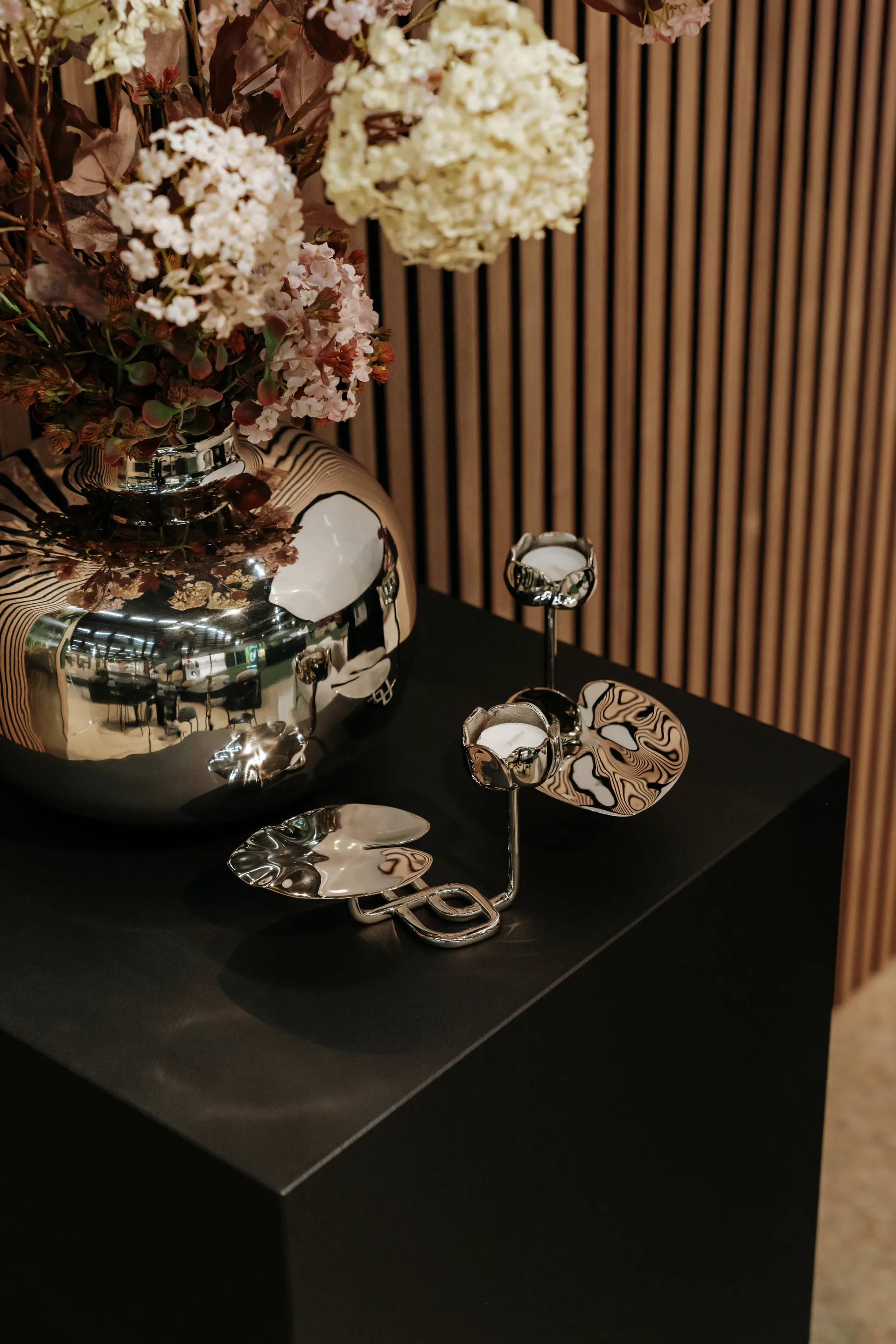 Ninfea No.2 Kerzenhalter, Vernickeltes Messing Hilke Collection