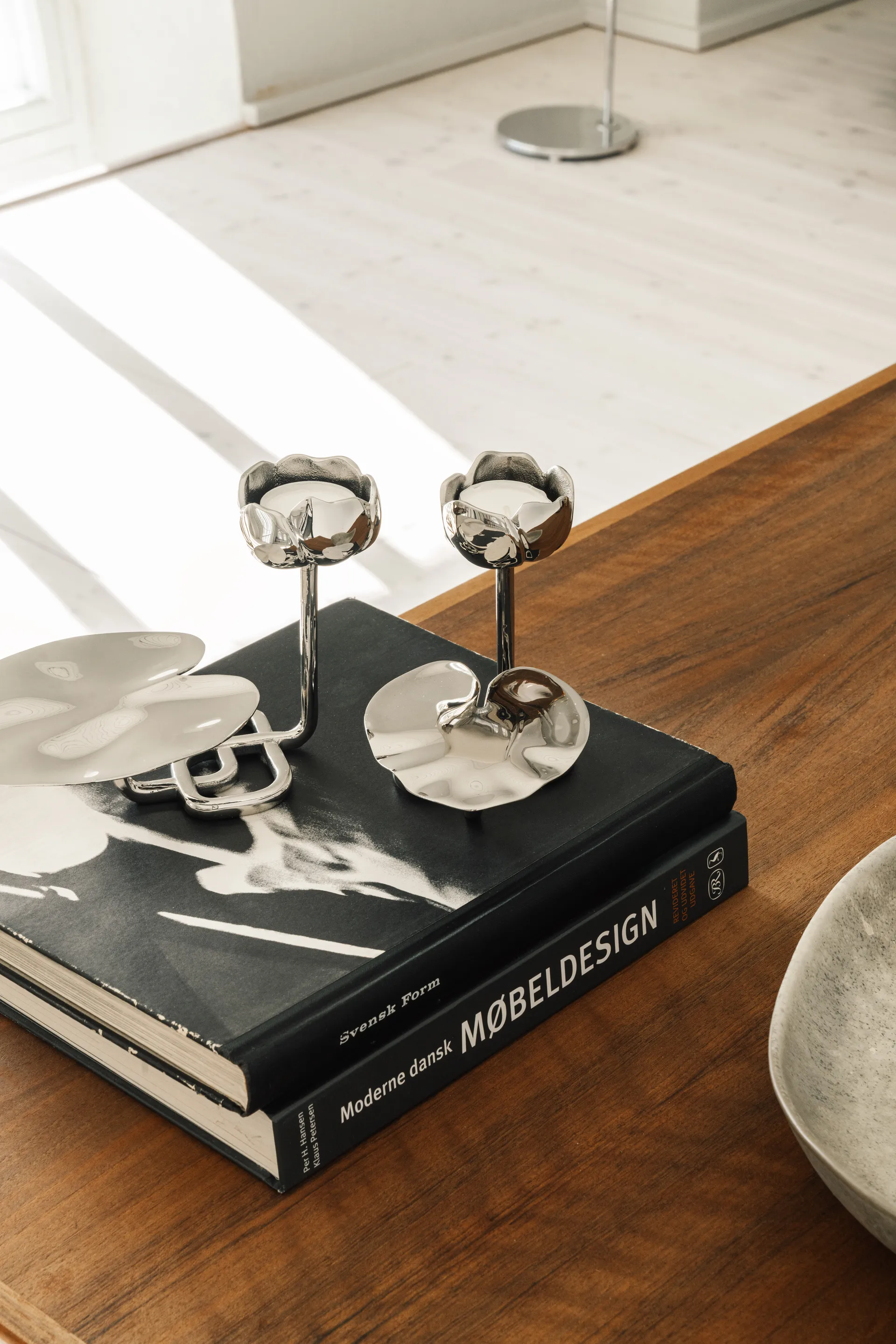 Ninfea No.2 Kerzenhalter, Vernickeltes Messing Hilke Collection