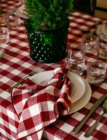 Bettyhill Tischdecke - Ruby, 150x330 cm - Himla