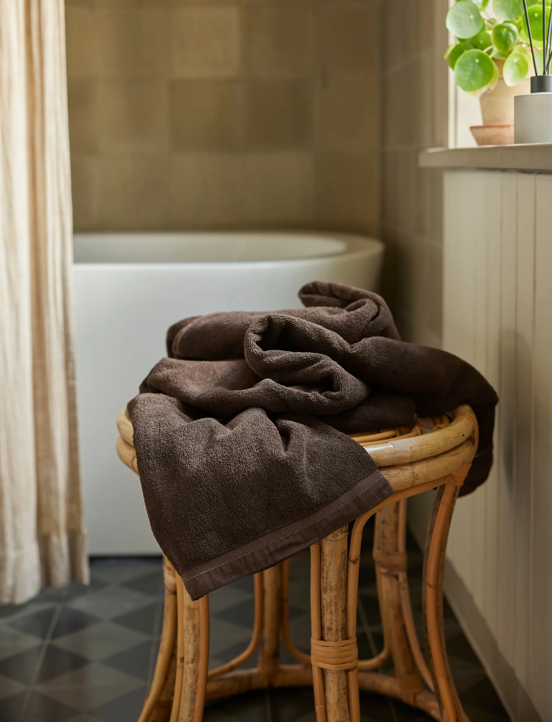 Lina Handtuch chocolat, 100x150 cm Himla