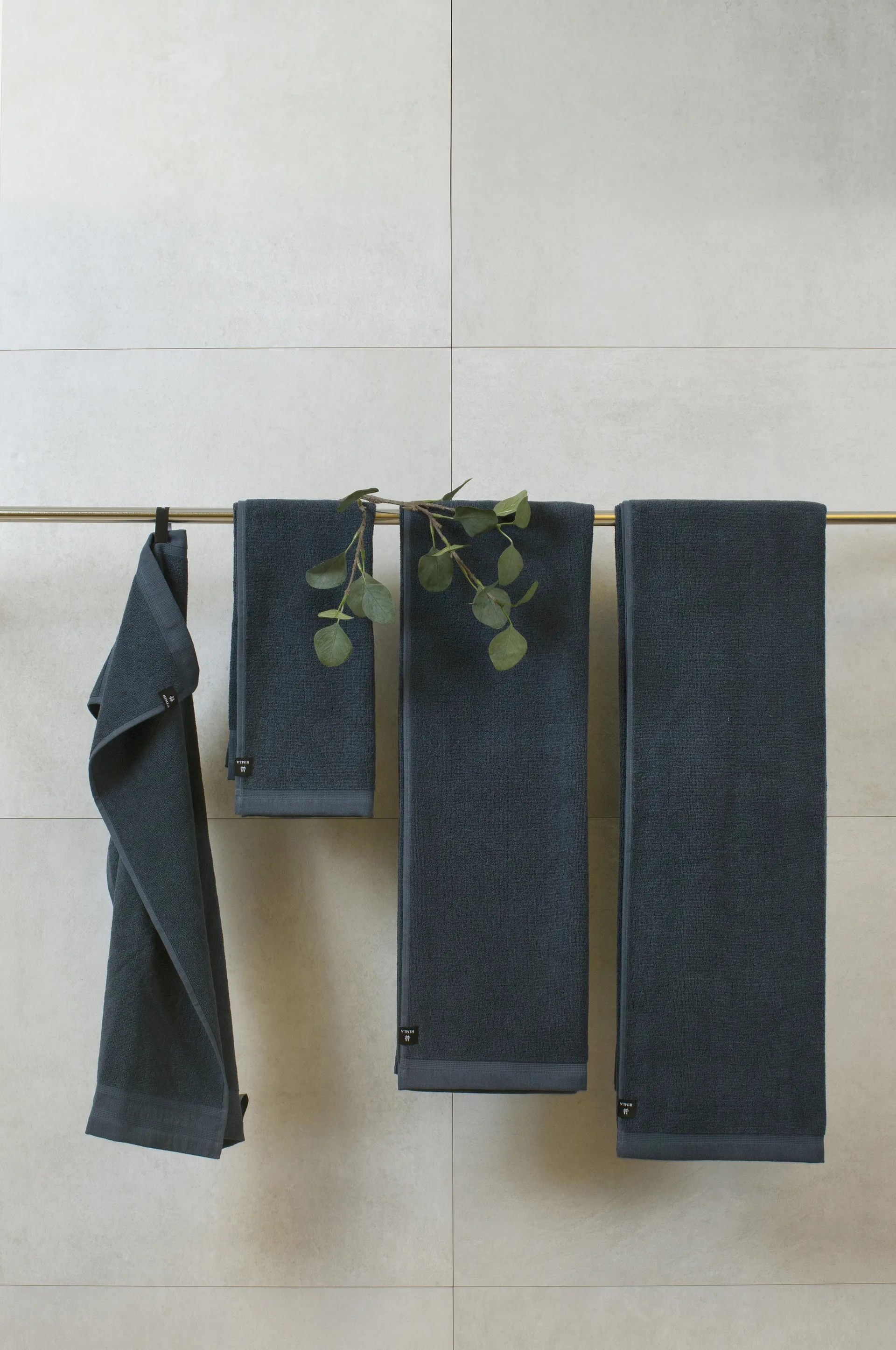 Lina Handtuch indigo, 70 x 140cm Himla