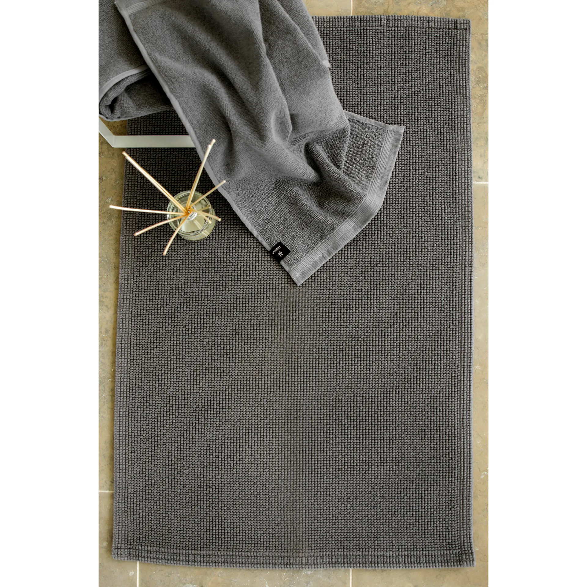 Love Badezimmerteppich 70 x 110cm, Nickel (grau) Himla