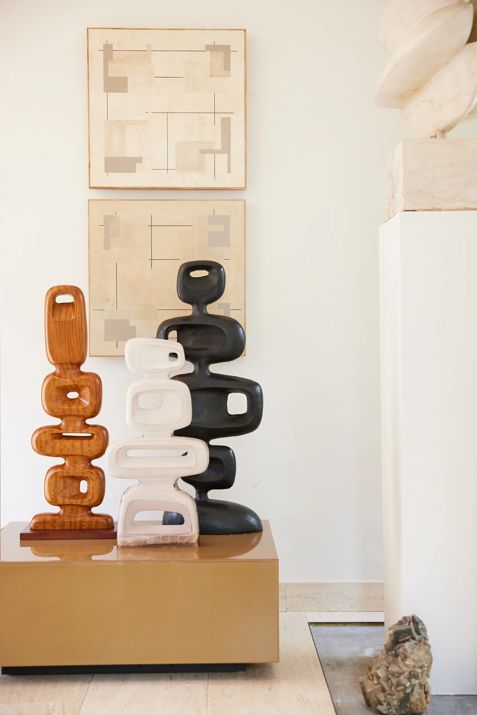 Ceramic sculpture 57cm, Reactive brown HKliving