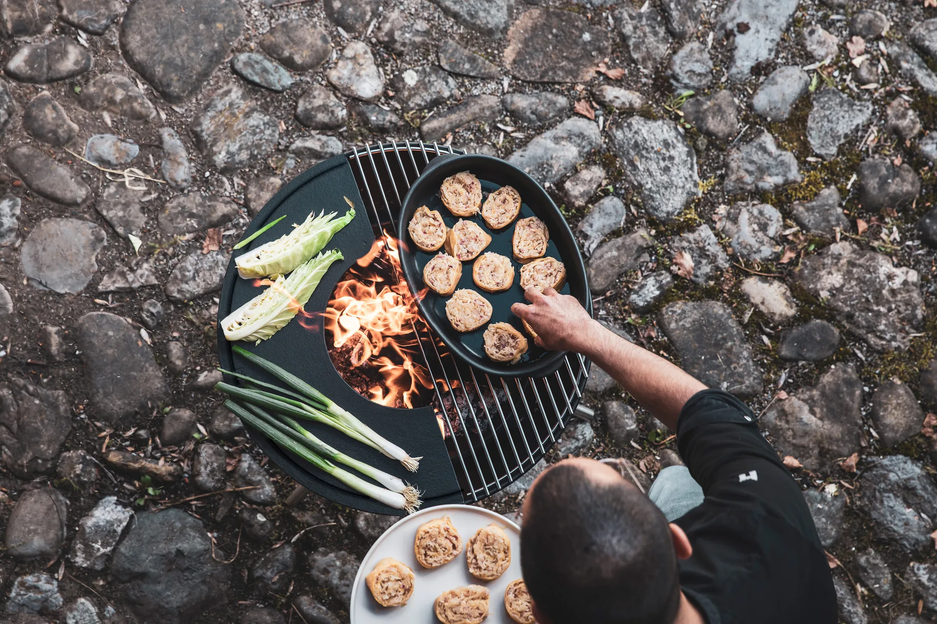 BOWL 57 Feuerstelle, Schwarz-Silber, Dreibeinstativ Höfats