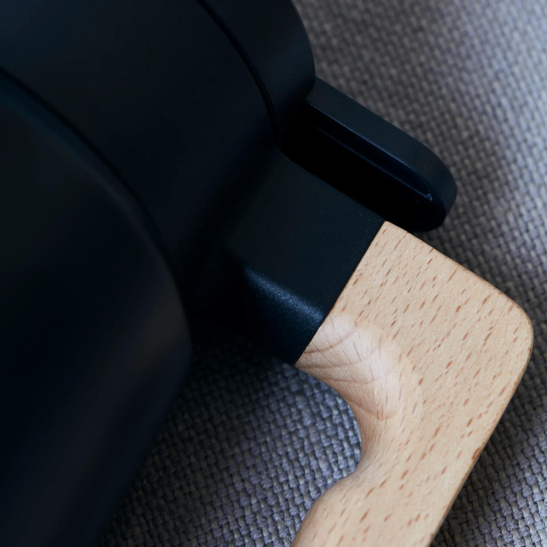 Cole Thermoskanne 1,8 L, Schwarz House Doctor