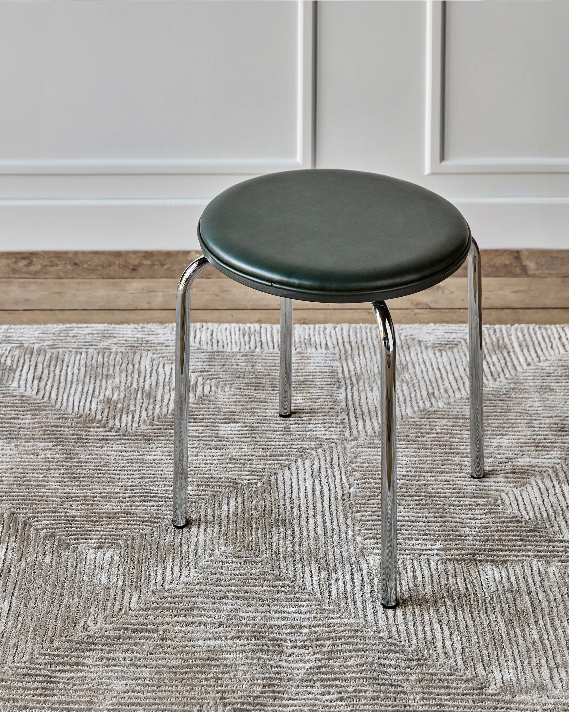 Comma Hocker, Dunkelgrün House Doctor