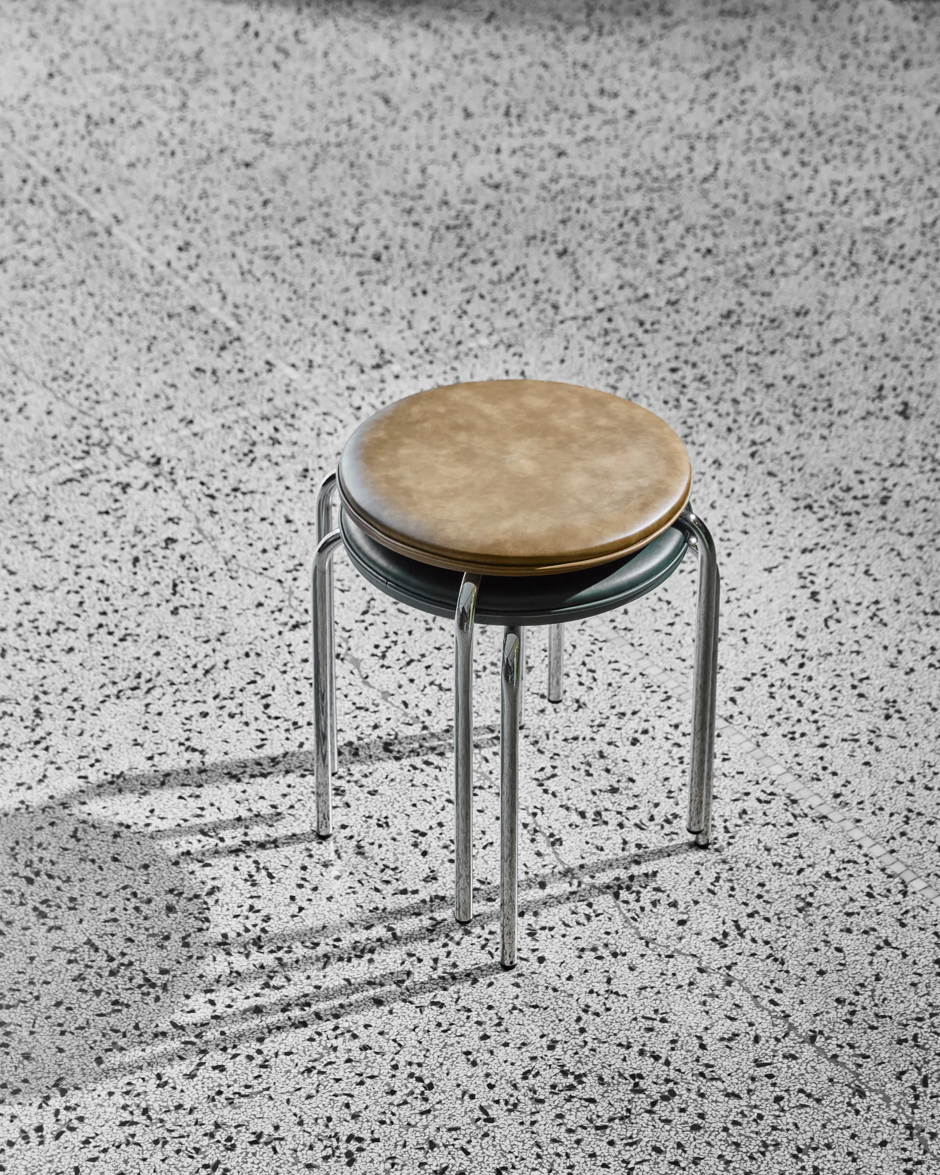 Comma Hocker, Khaki House Doctor