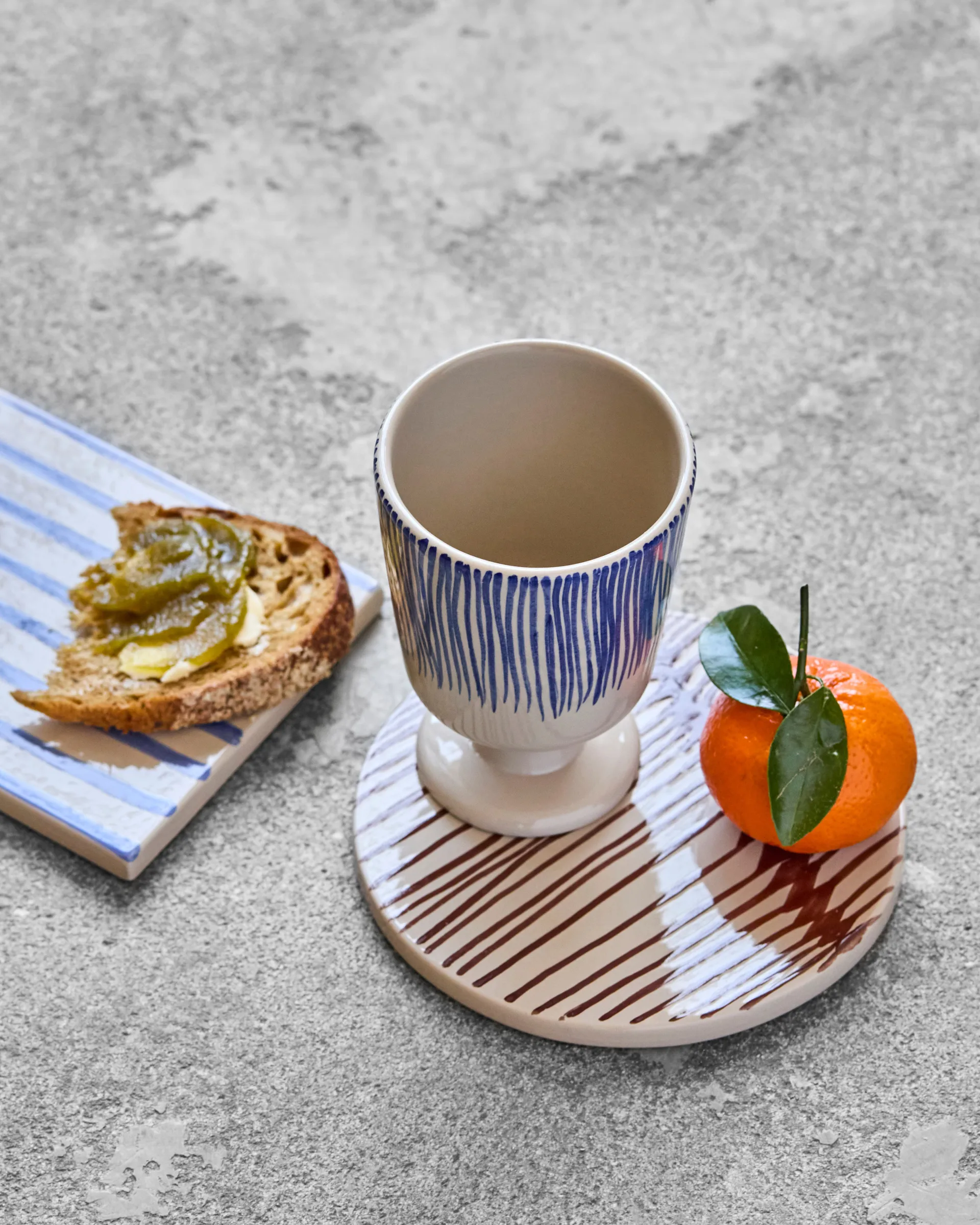 Diva Tasse auf Fuß 25 cl 2-teilig, Off white-Blå House Doctor