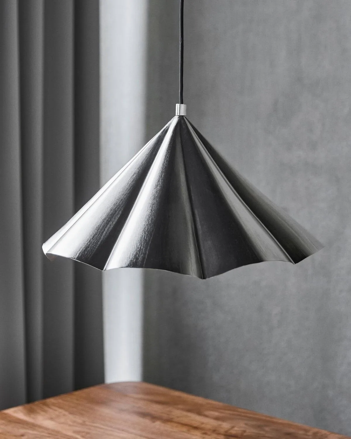 Flola Pendelleuchte Ø50 cm, Gebürstetes Silberfarbe House Doctor