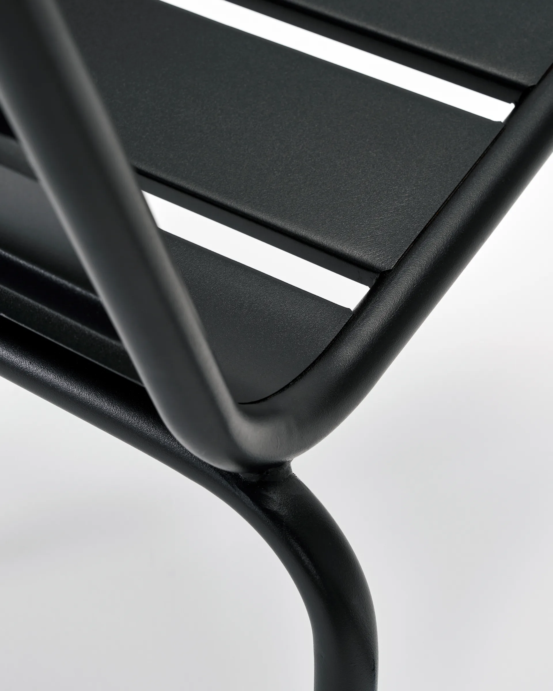 Helo Stuhl, Schwarz House Doctor