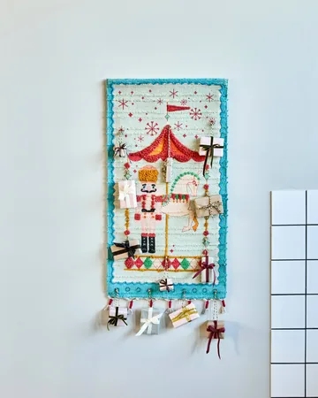 Horse Adventskalender - Gebranntes Rot, 50x90 cm - House Doctor
