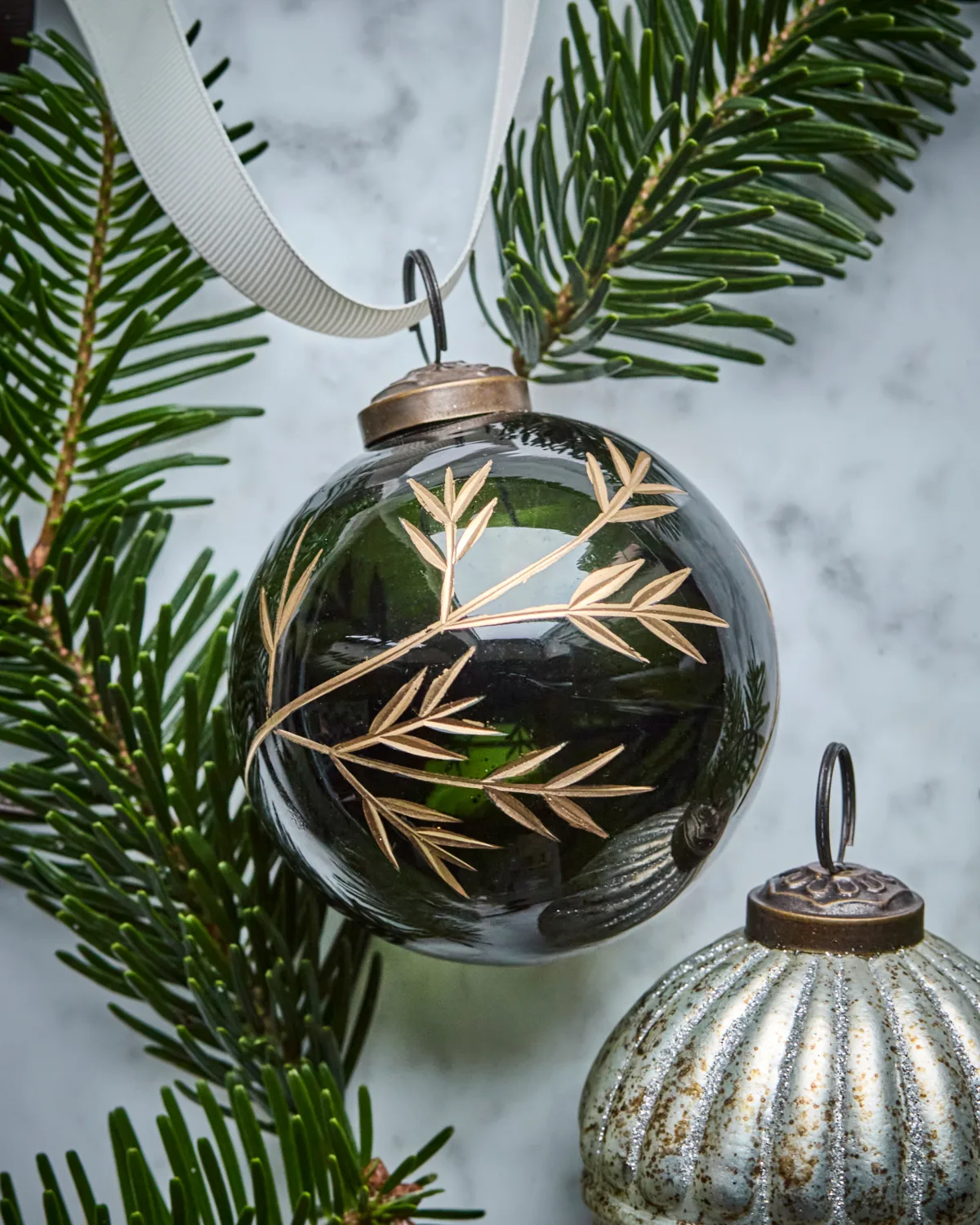 Leaf Weihnachtsbaumkugel Ø7,5 cm 4er pack, Grün-gold House Doctor