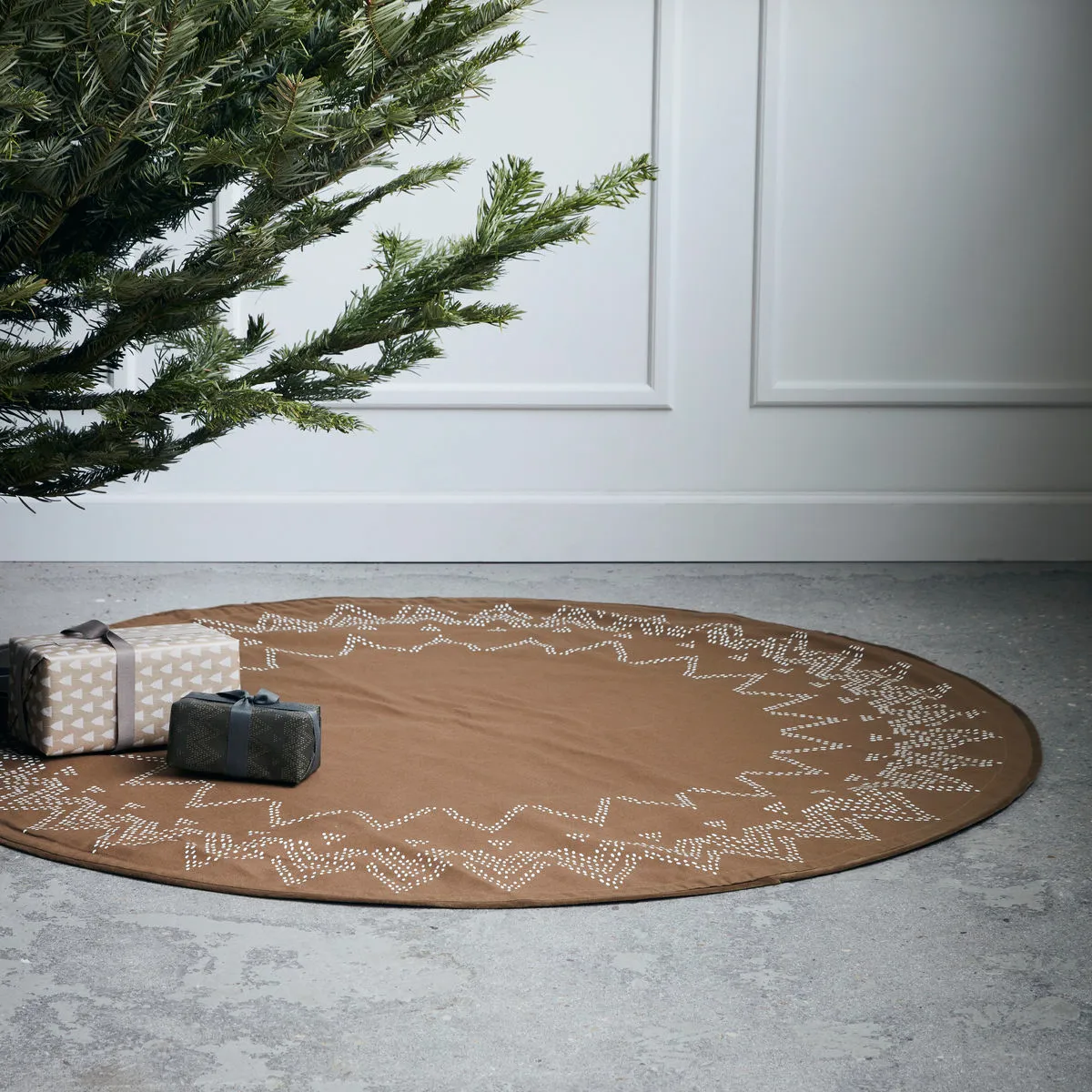 Noel Weihnachtsbaumteppich Ø120cm, Braun House Doctor