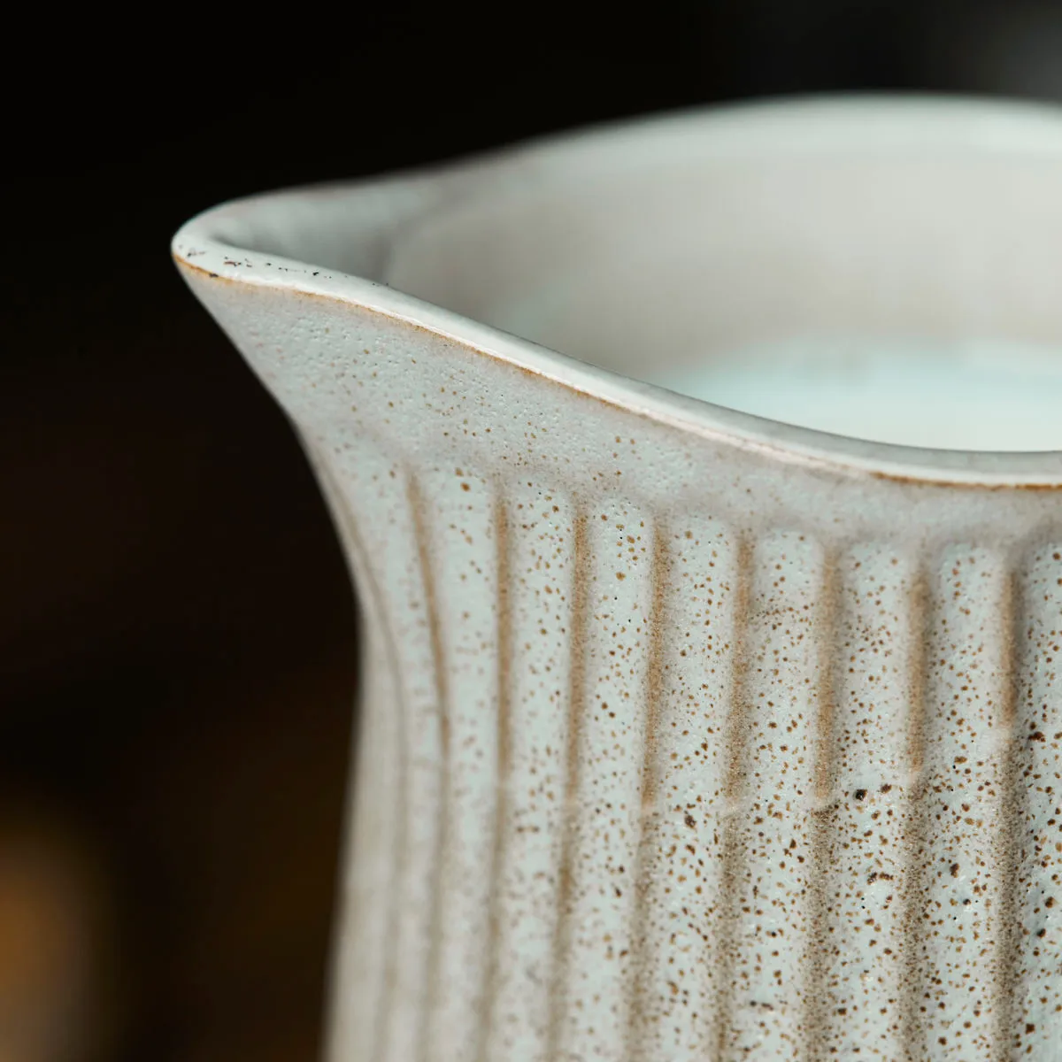 Pleat Milchkanne 28 cl, Grau-Braun House Doctor