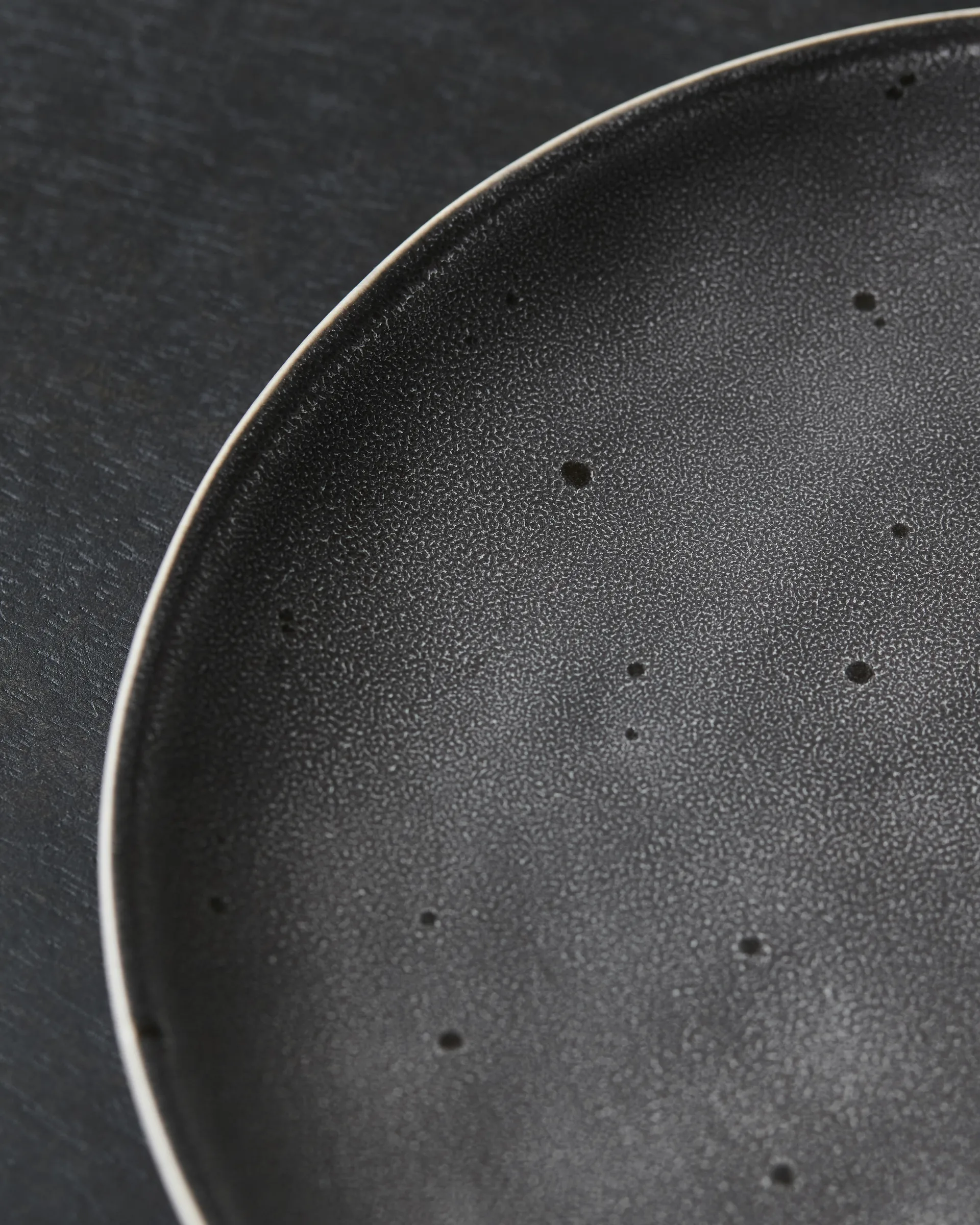 Rustic kleiner Teller Ø20cm, Dunkelgrau House Doctor