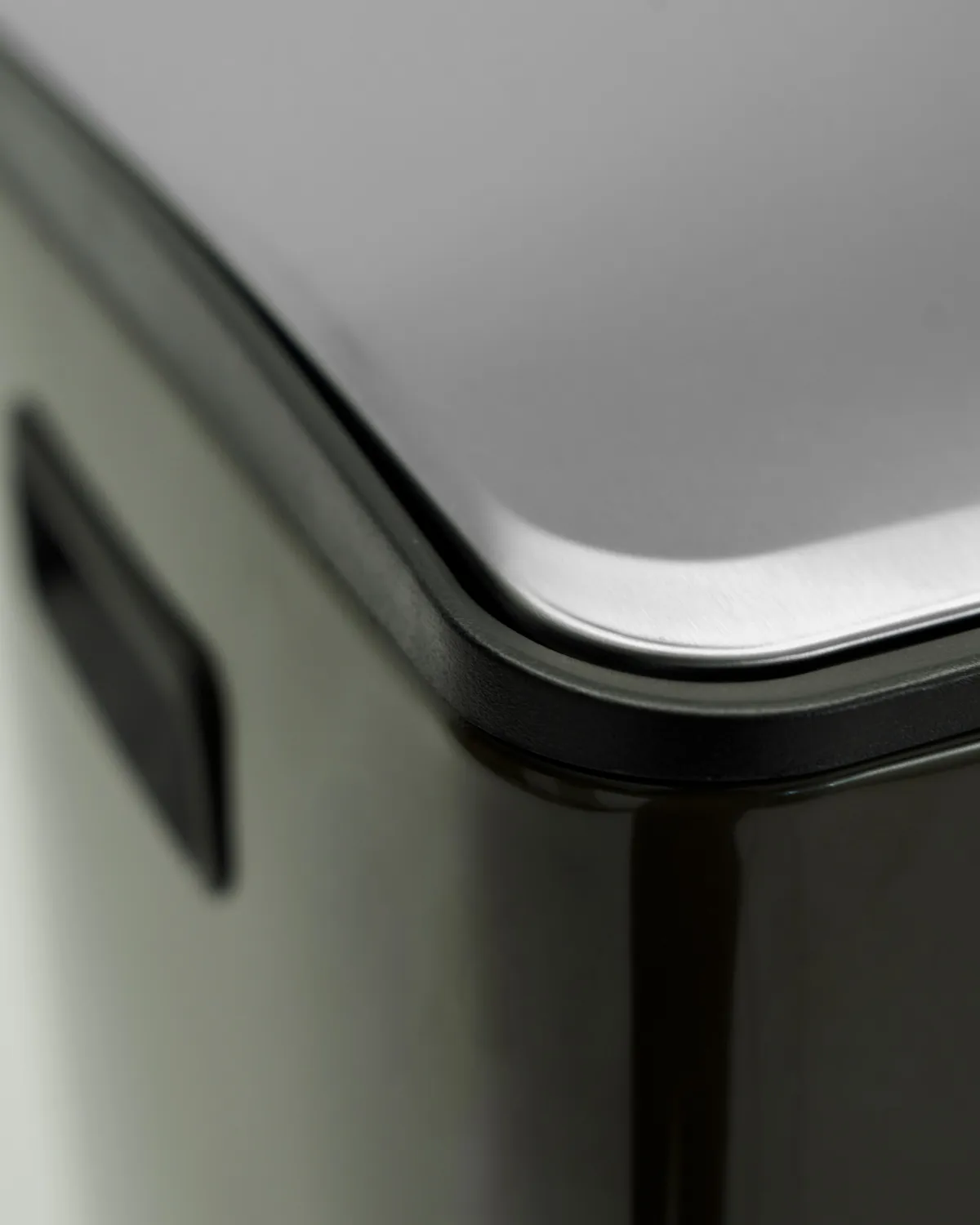 Schwarzer Papierkorb, Deep green, 46x35,5x71 cm House Doctor