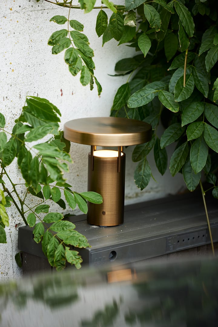 BringMe mini tragbare Tischlampe, Burnished brass Hübsch Interior