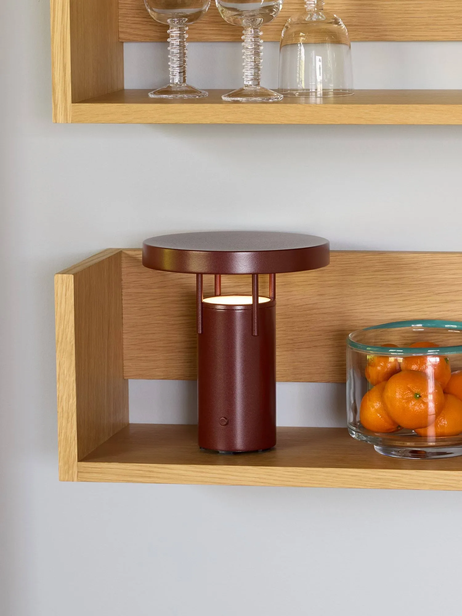 BringMe tragbare Tischleuchte, Metallic burgundy, mini 20 cm Hübsch Interior