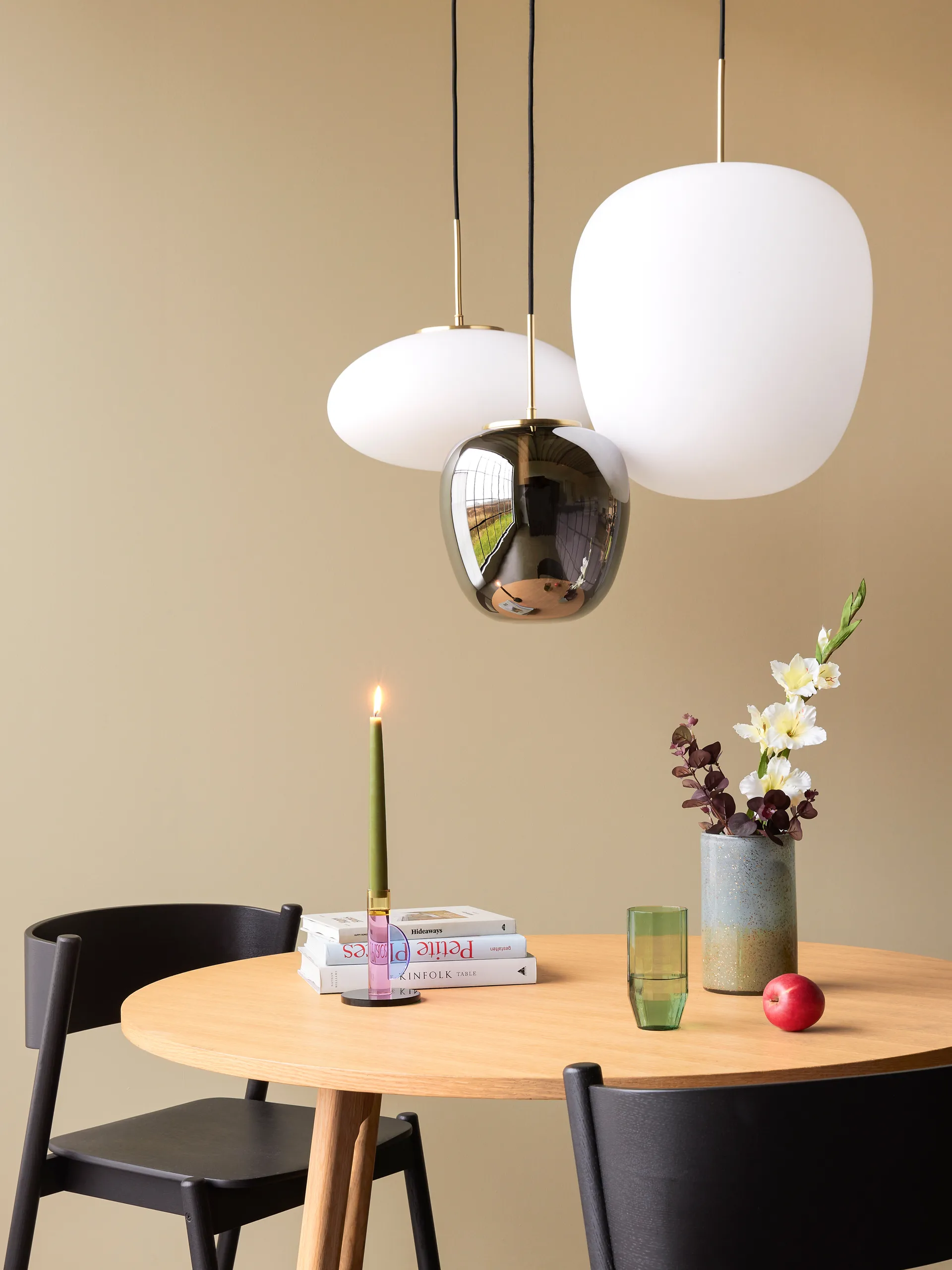 Muse Ellipse Pendelleuchte, White Hübsch Interior