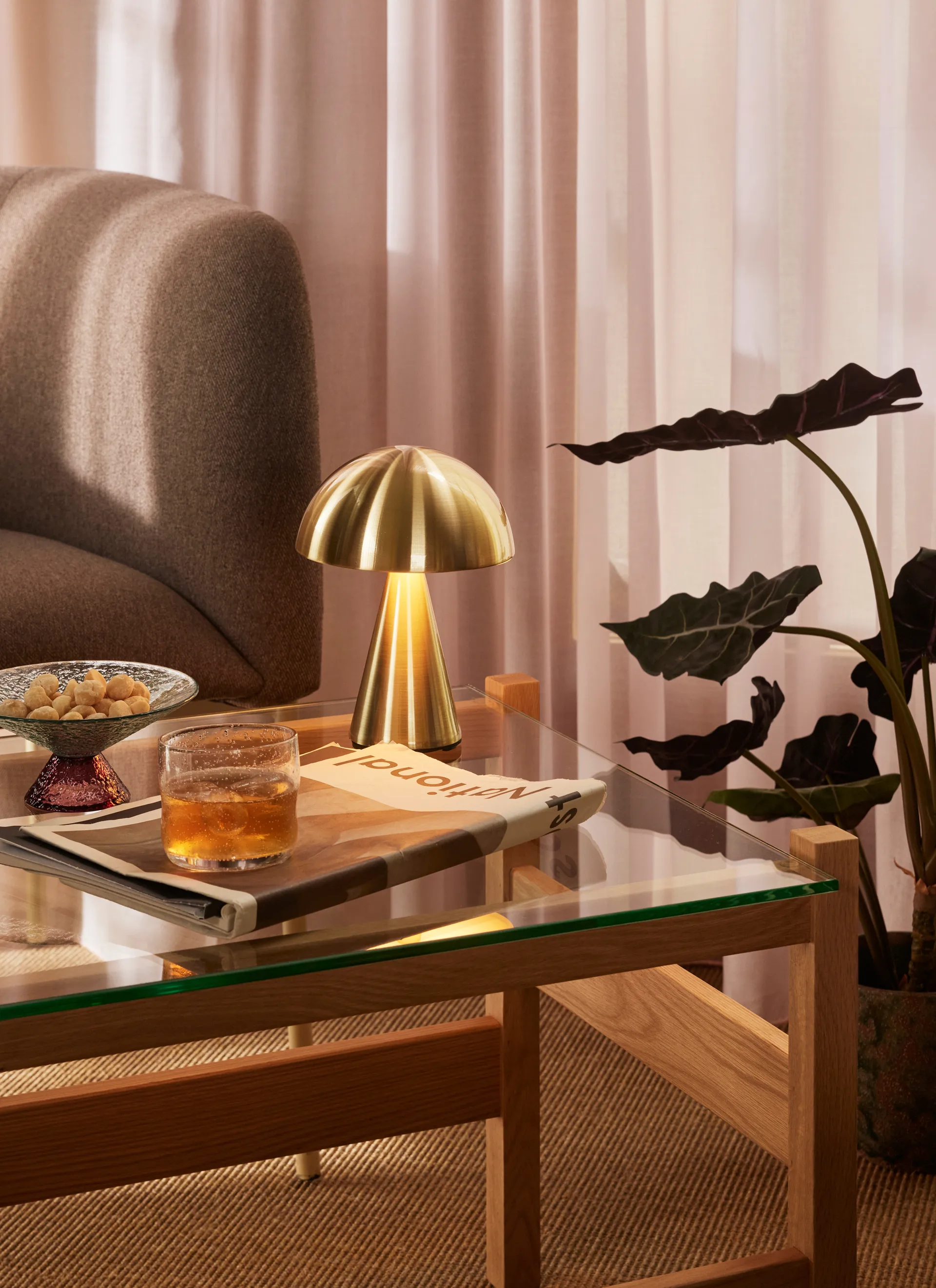 Mush tragbare Tischlampe, Brass Hübsch Interior