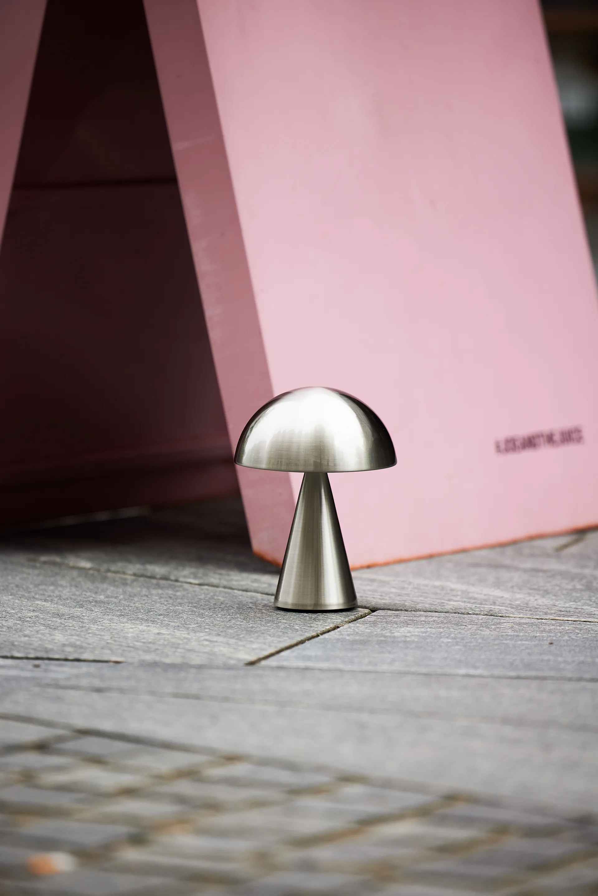 Mush tragbare Tischleuchte, Nickel Hübsch Interior